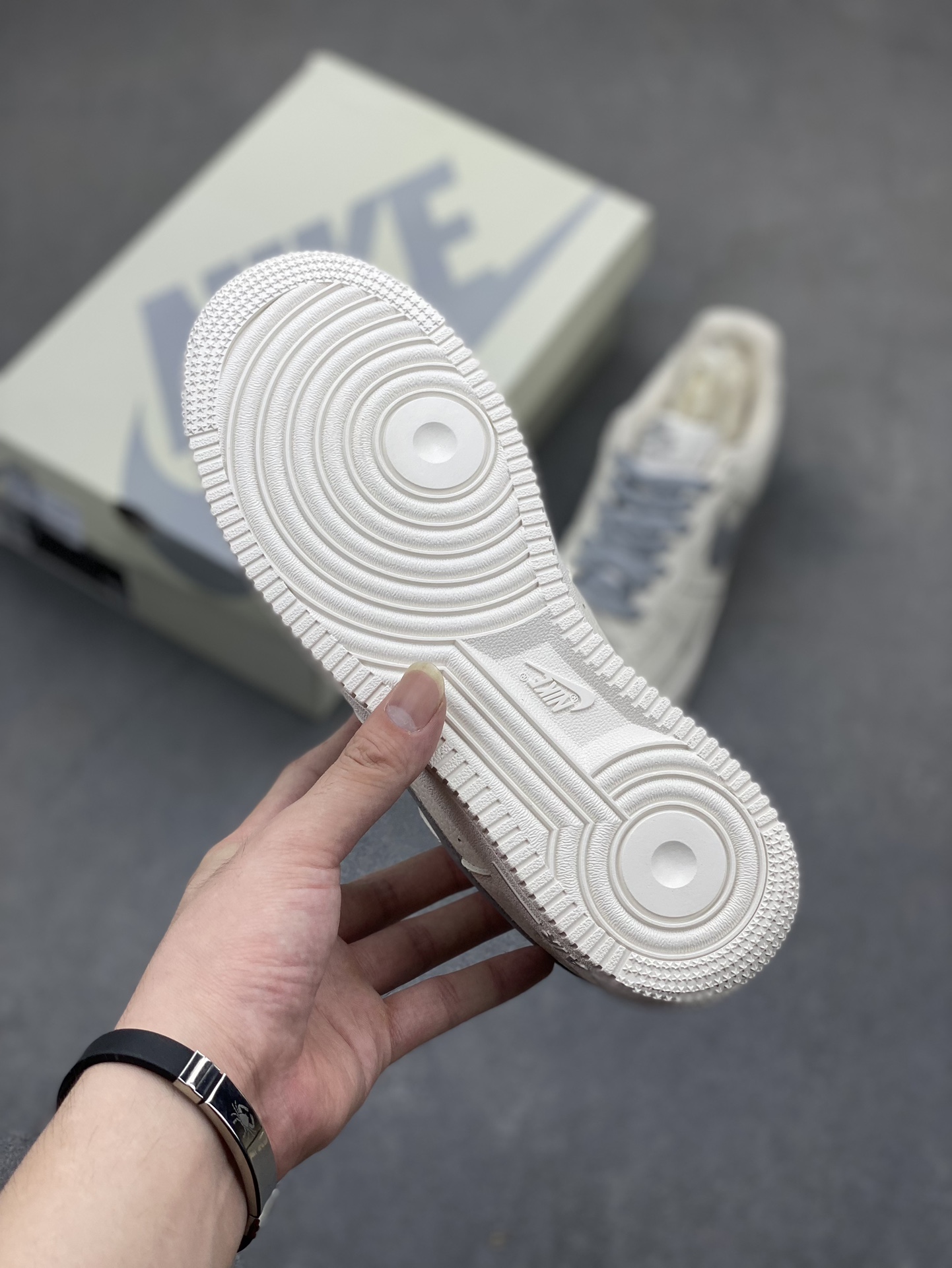 Nike Air Force 1 Low '07 White Grey Starry Sky - Full Palm Honeycomb 7 i1719429583 5853 0