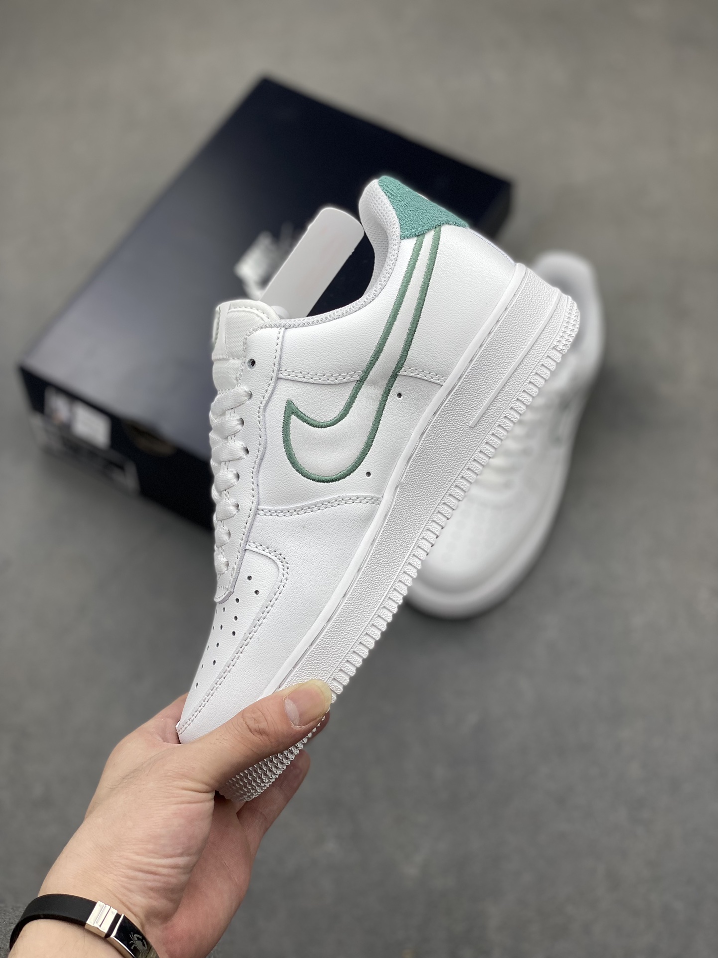 Nike Air Force 1 '07 Low White Green Casual Sneakers FN8349-100 4 i1719512993 8446 3