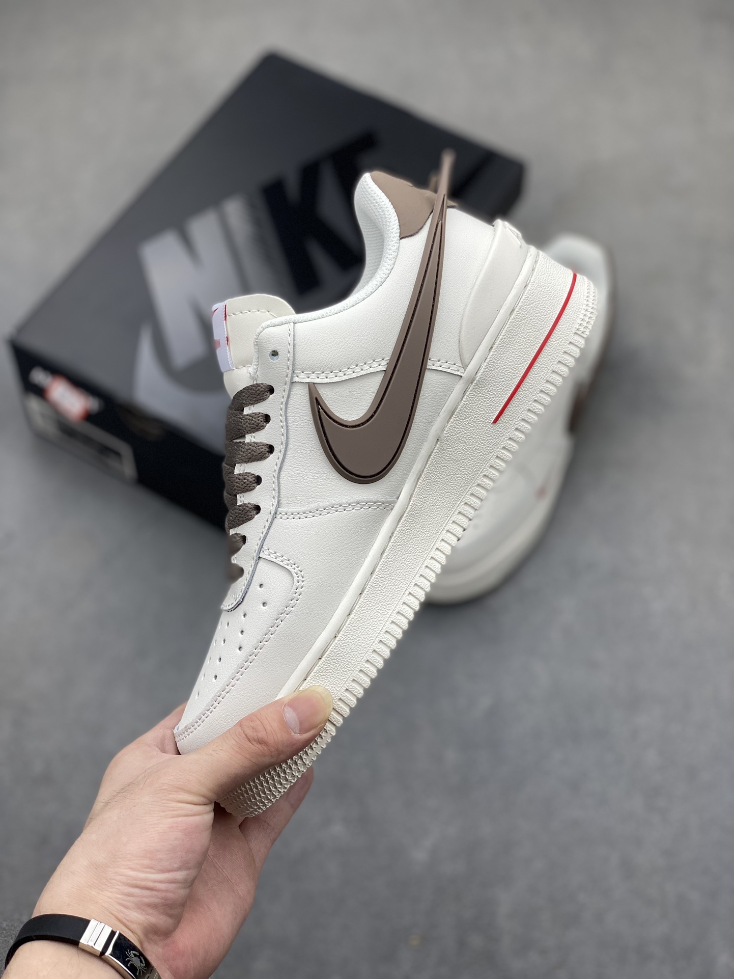 Nike Air Force 1 Low '07 - Iconic Style, Premium Comfort, and Lasting Durability 4 i1719513159 5185 5