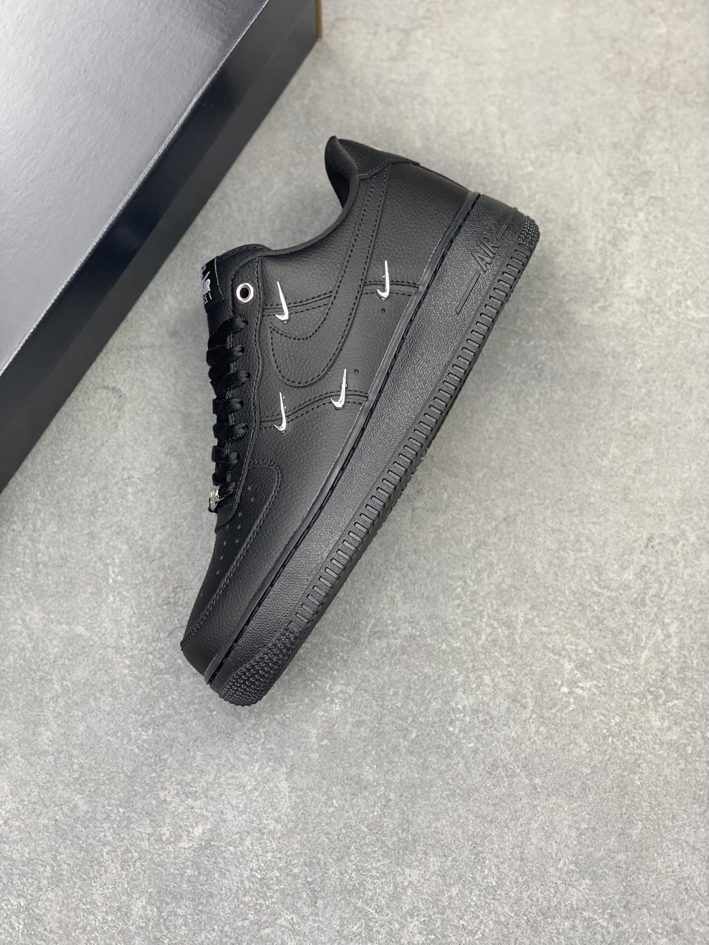 Nike Air Force 1 Low '07 Black and White Stitching HQ1180-001 Sneakers 8 i1719513208 950 1