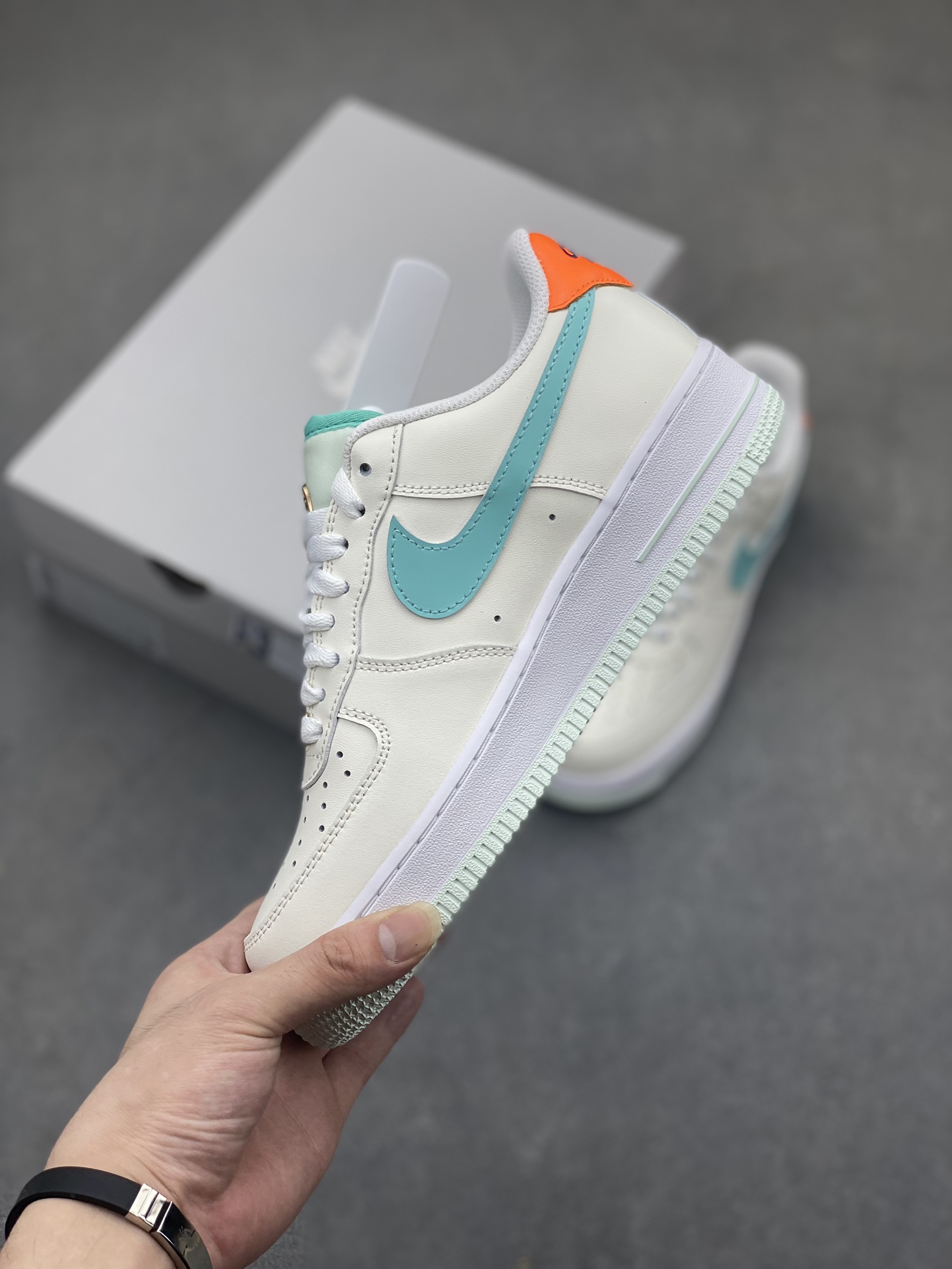 Nike Air Force 1 Low: Versatile, Stylish Sneakers for Everyday Wear 4 i1719685518 4452 1
