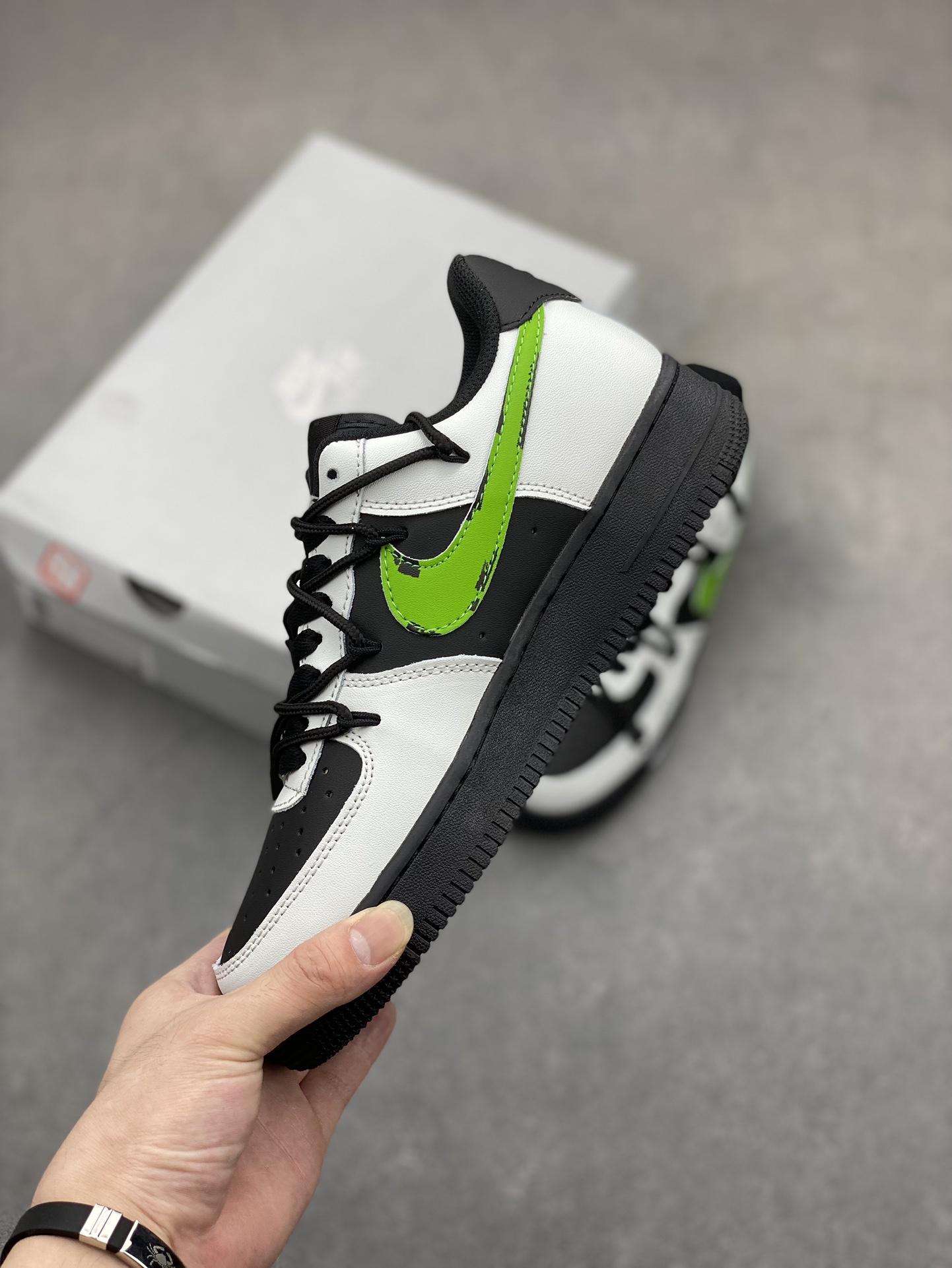 Nike Air Force 1 Low Black White Green Casual Sneakers DD8959-001 4 i1719861560 2045 0