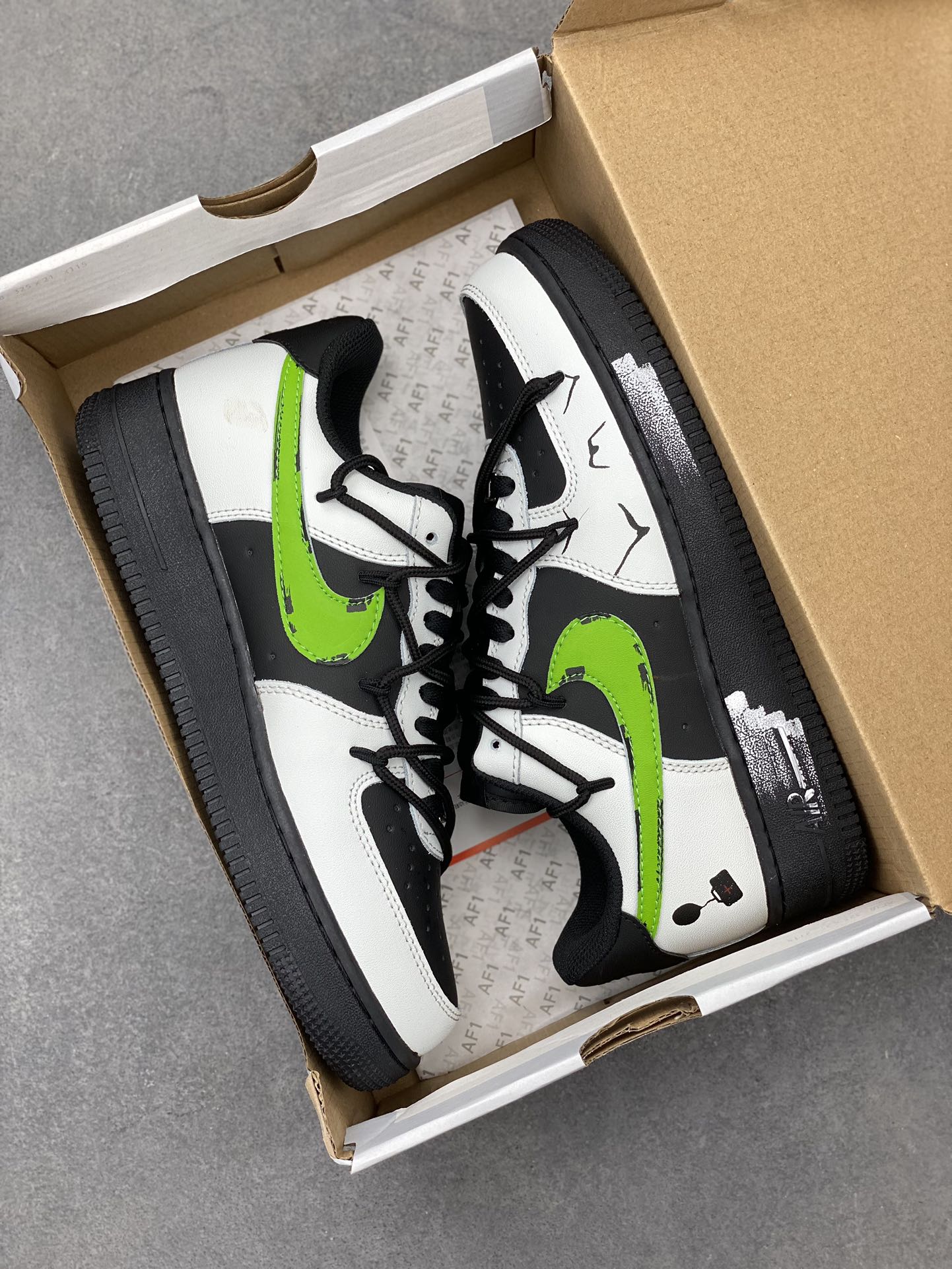 Nike Air Force 1 Low Black White Green Casual Sneakers DD8959-001 10 i1719861561 2154 7