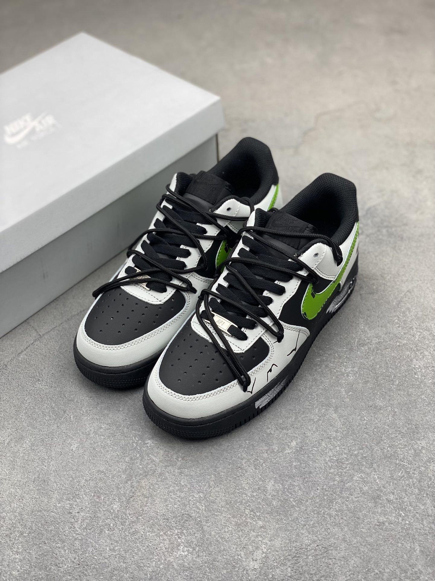 Nike Air Force 1 Low Black White Green Casual Sneakers DD8959-001 9 i1719861561 2685 5