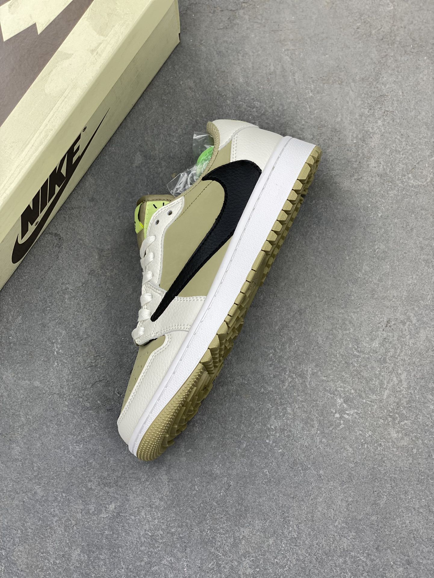 Air Jordan 1 Low Golf Travis Scott Reverse Mocha FZ3124-200 7 i1719863114 5056 5