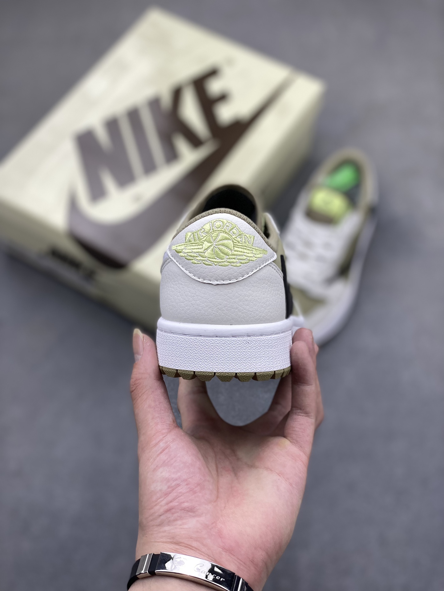 Air Jordan 1 Low Golf Travis Scott Reverse Mocha FZ3124-200 4 i1719863114 8776 7