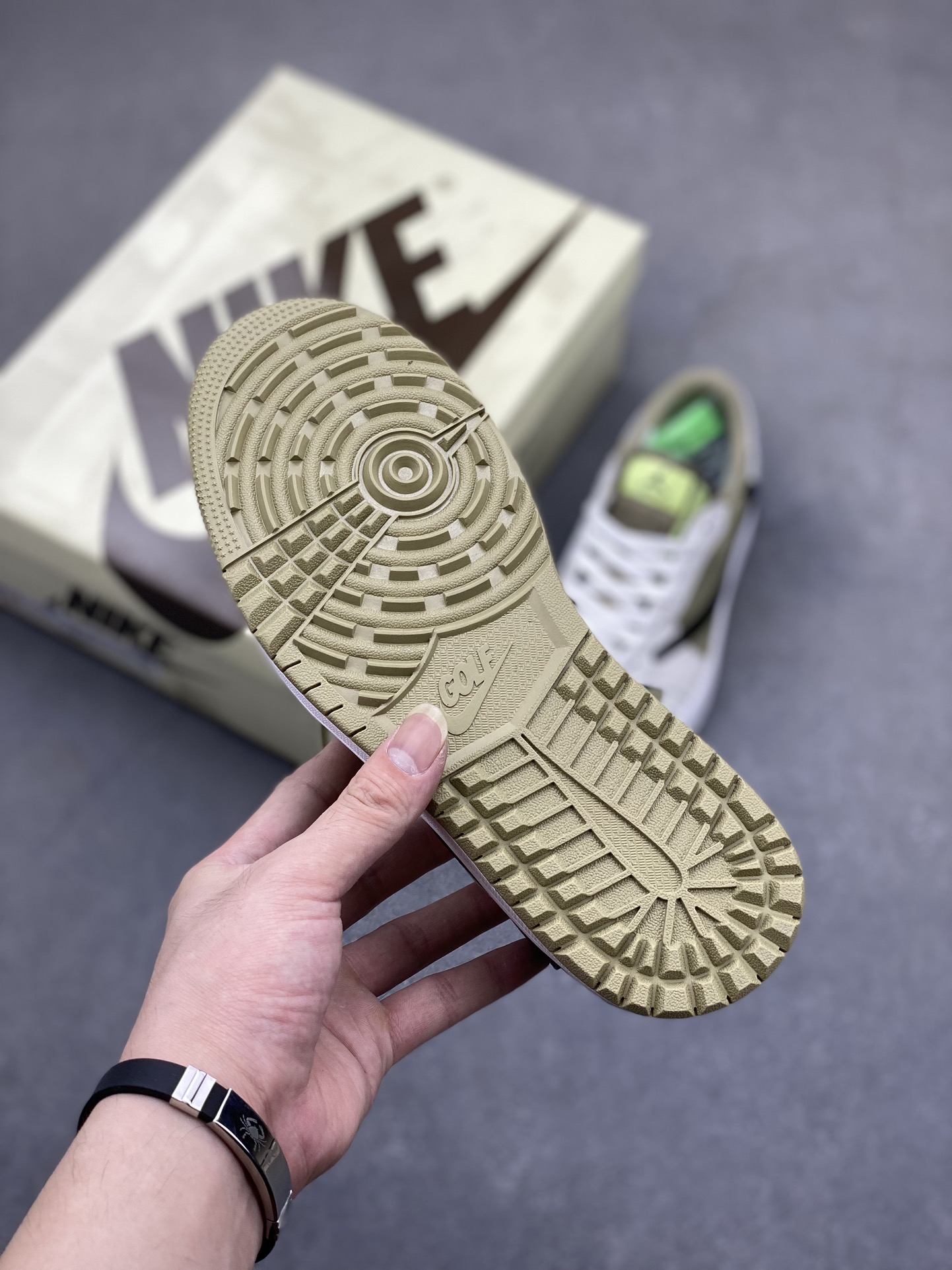 Air Jordan 1 Low Golf Travis Scott Reverse Mocha FZ3124-200 6 i1719863114 9490 8