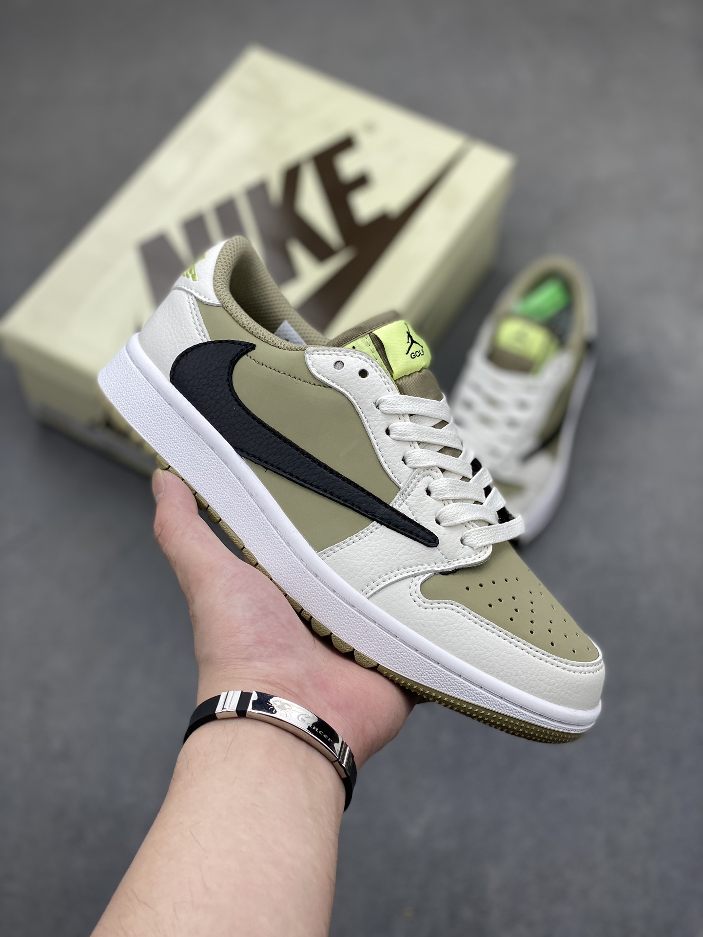 Air Jordan 1 Low Golf Travis Scott Reverse Mocha FZ3124-200 1 i1719863114 9835 3