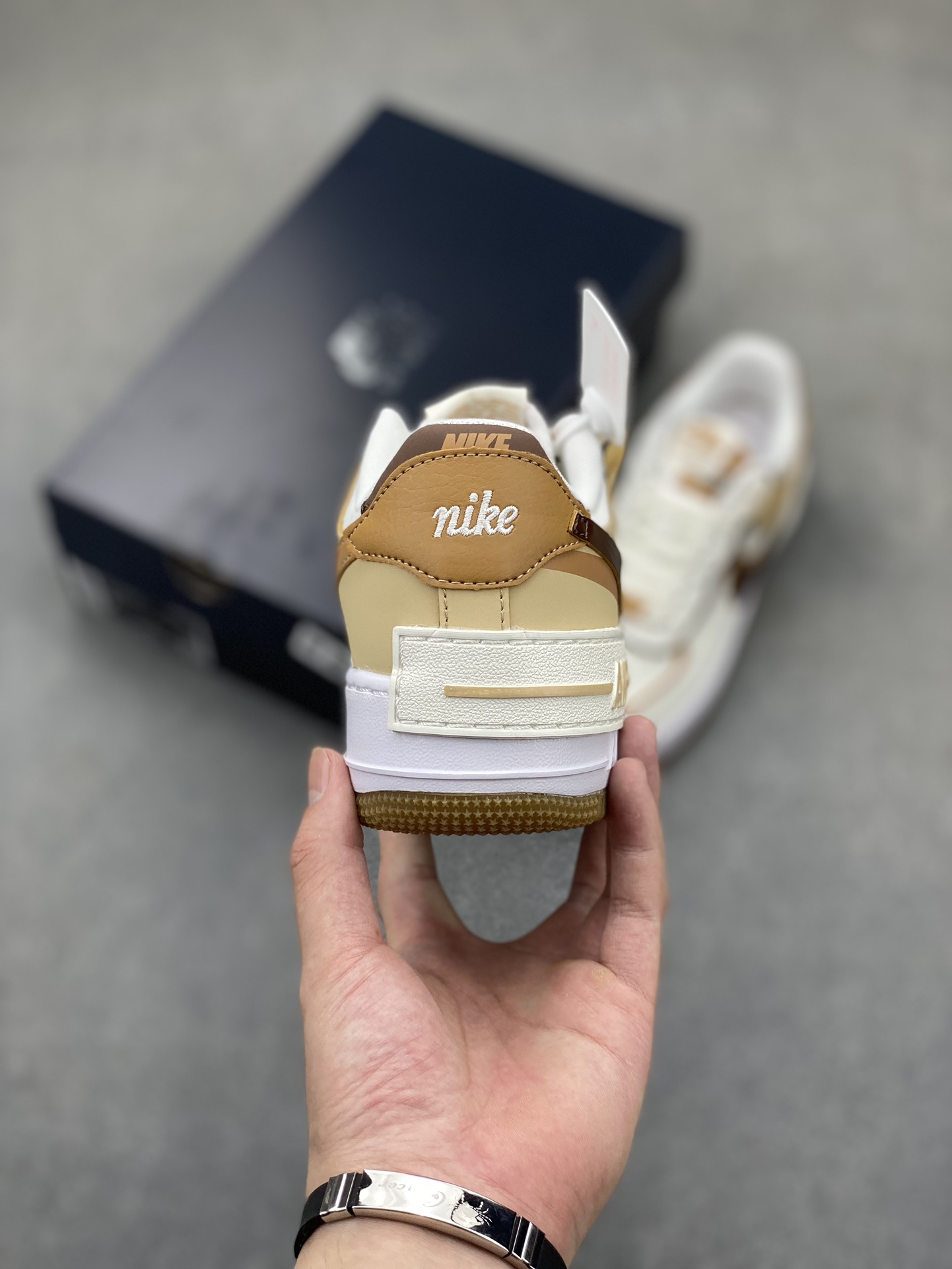 Nike Air Force 1 Shadow Low-Top Sneakers - Lightweight & Versatile 5 i1720547751 3408 3