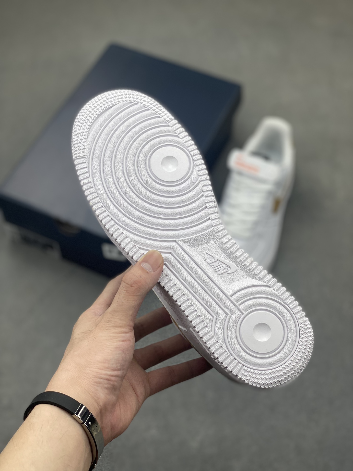 Nike Air Force 1 Low White Snakeskin Casual Sneakers AO1635-100 7 i1720645190 2279 3