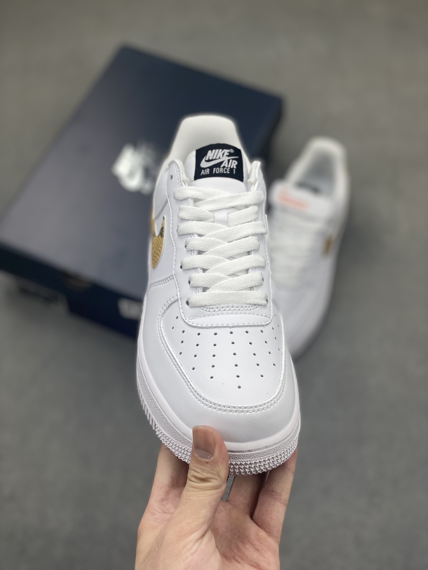 Nike Air Force 1 Low White Snakeskin Casual Sneakers AO1635-100 3 i1720645190 6065 2