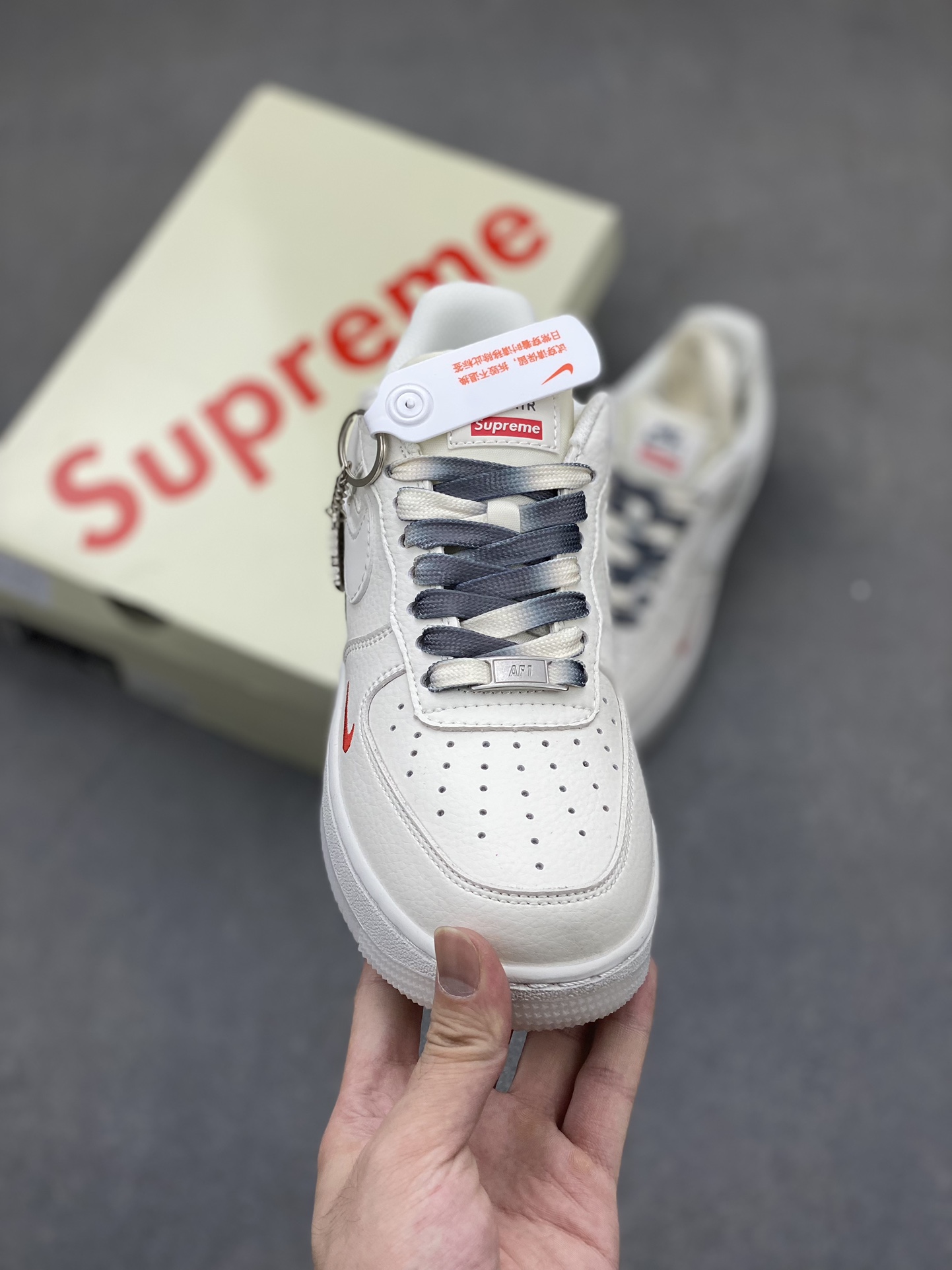 Nike Air Force 1 '07 Low Supreme Collab White/Grey Sneakers - Limited Edition 3 i1720811527 1051 8