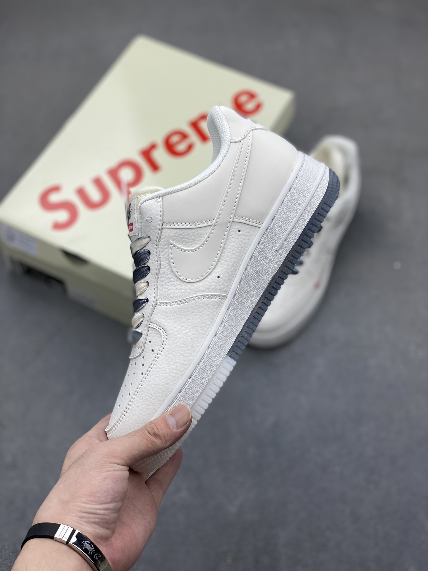 Nike Air Force 1 '07 Low Supreme Collab White/Grey Sneakers - Limited Edition 4 i1720811527 707 0
