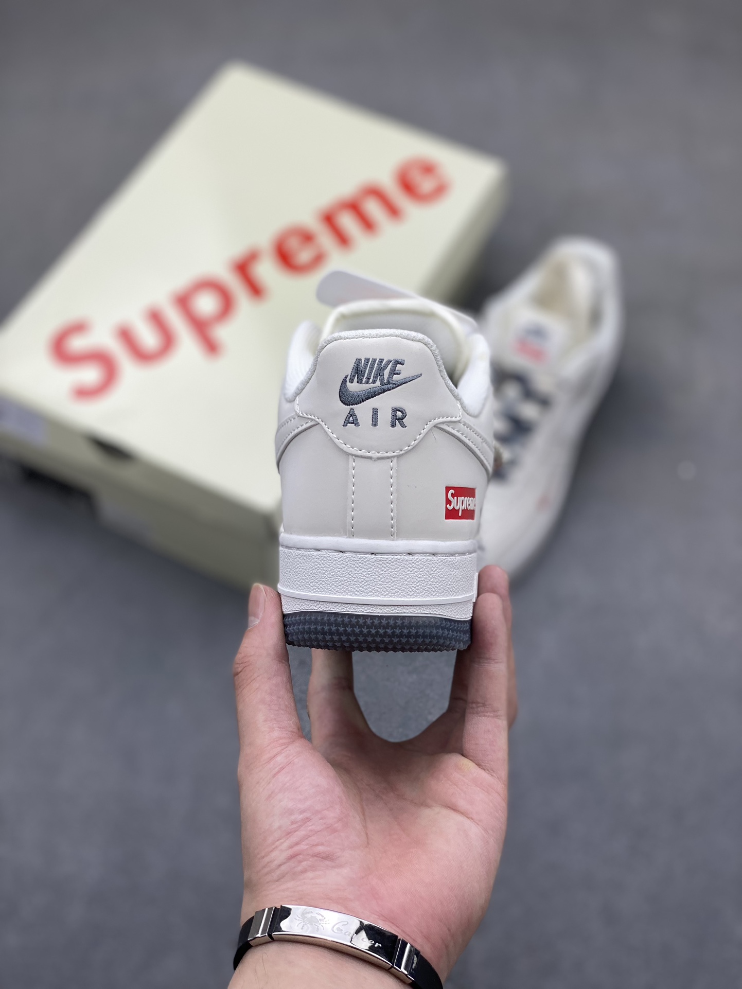 Nike Air Force 1 '07 Low Supreme Collab White/Grey Sneakers - Limited Edition 5 i1720811527 7430 2