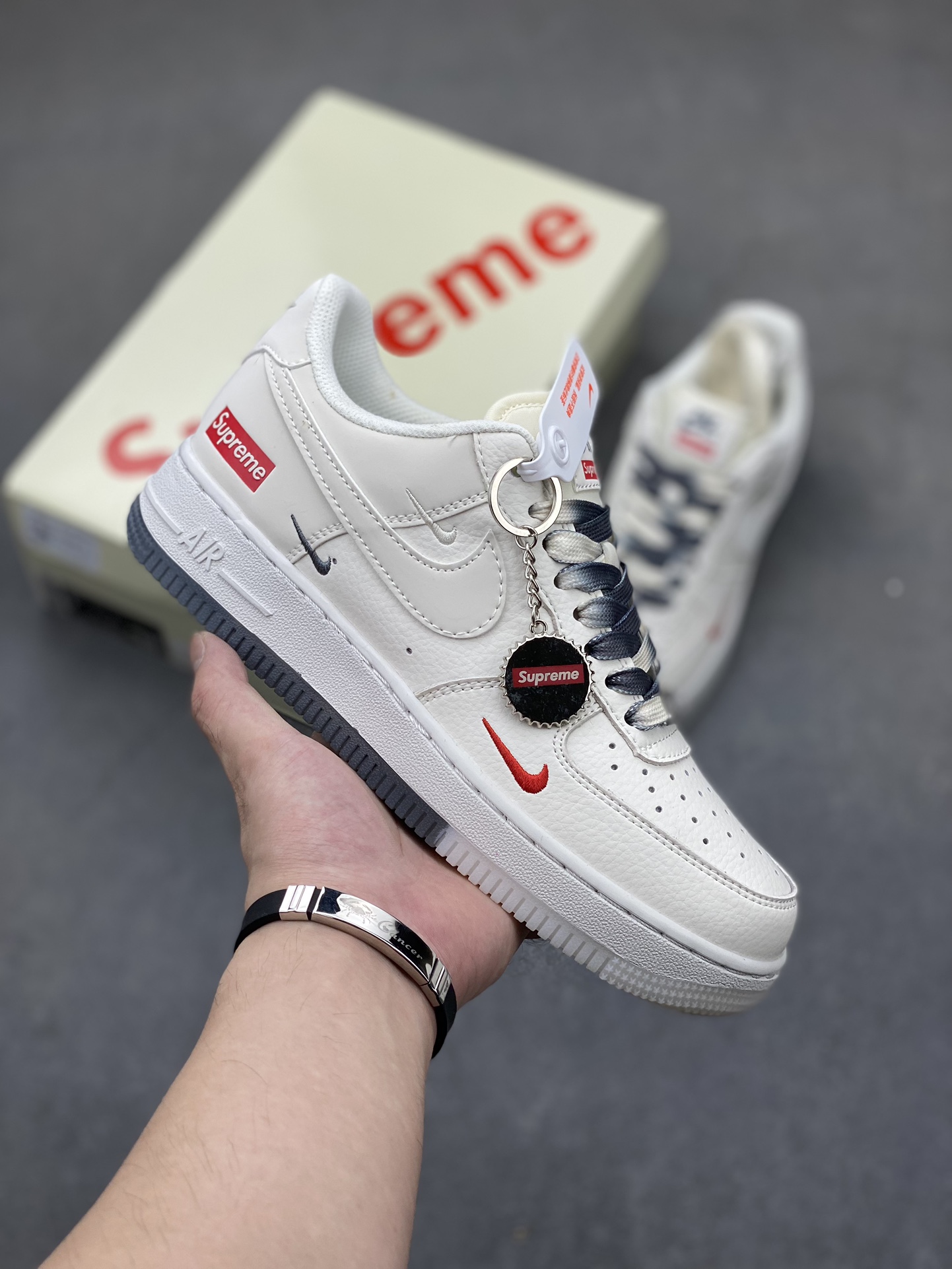 Nike Air Force 1 '07 Low Supreme Collab White/Grey Sneakers - Limited Edition 2 i1720811527 8745 4