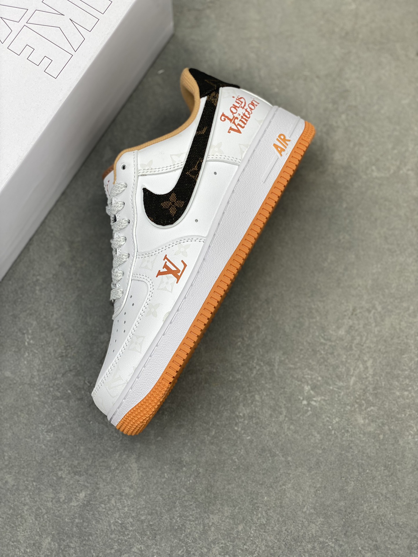 Louis Vuitton Air Force 1 Sneakers Designer Fashion Shoes for Men and Women 8 i1720811730 3879 0