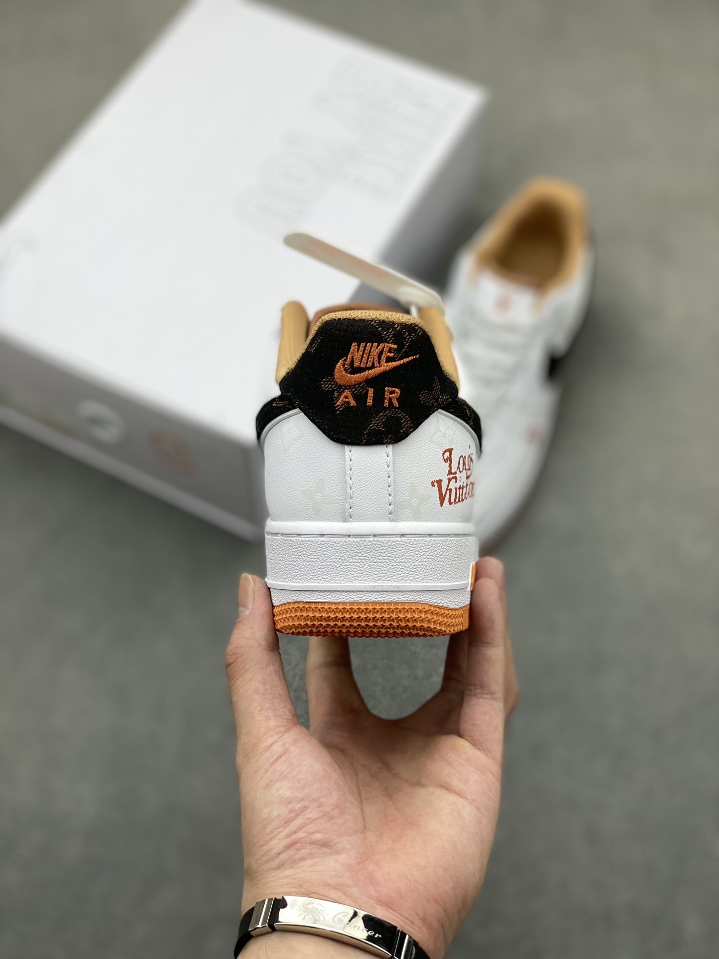Louis Vuitton Air Force 1 Sneakers Designer Fashion Shoes for Men and Women 5 i1720811730 3998 2