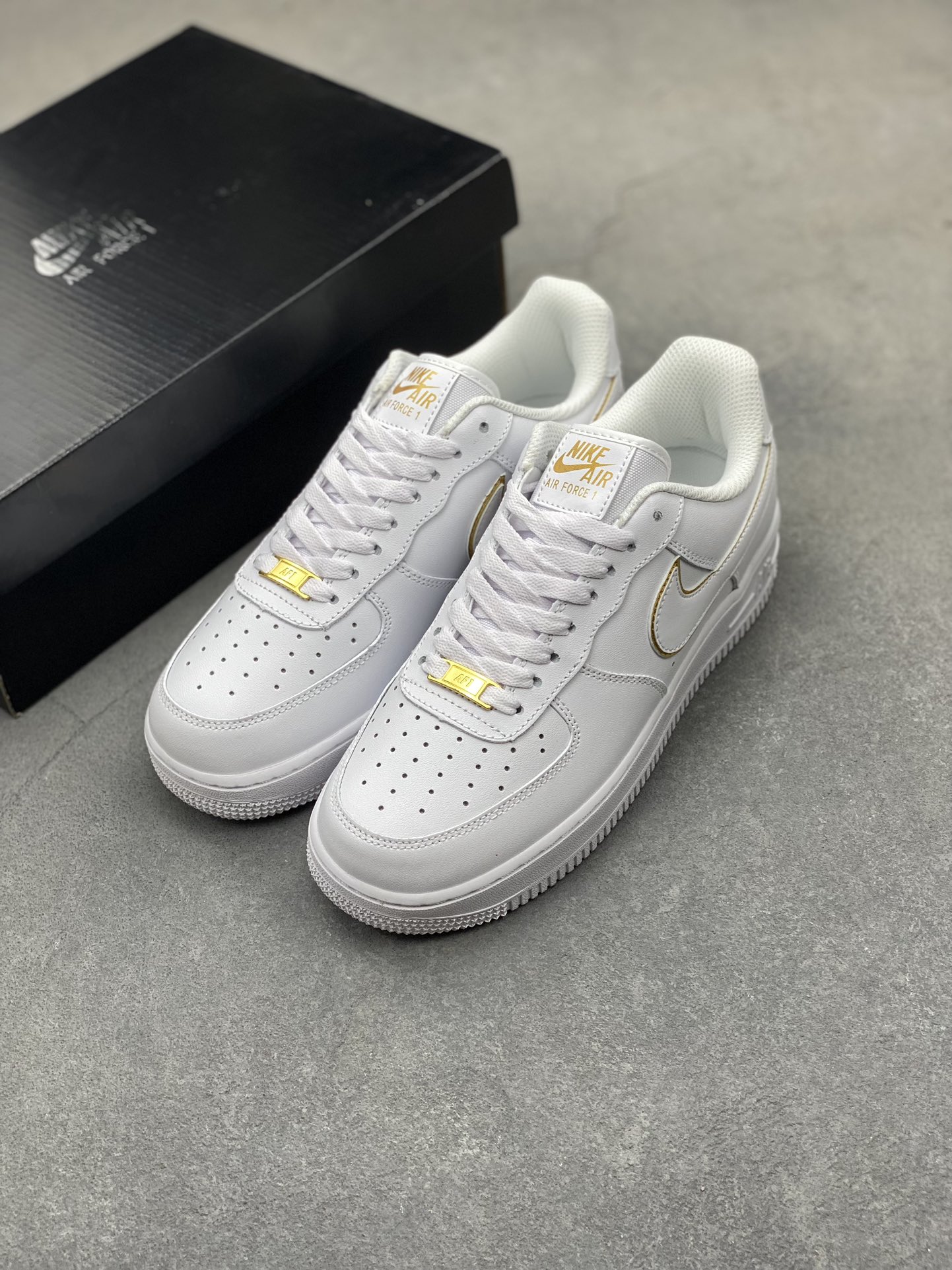 Nike Air Force 1 Low White/Gold Stitching Premium Leather Sneakers 9 i1720811950 4127 5