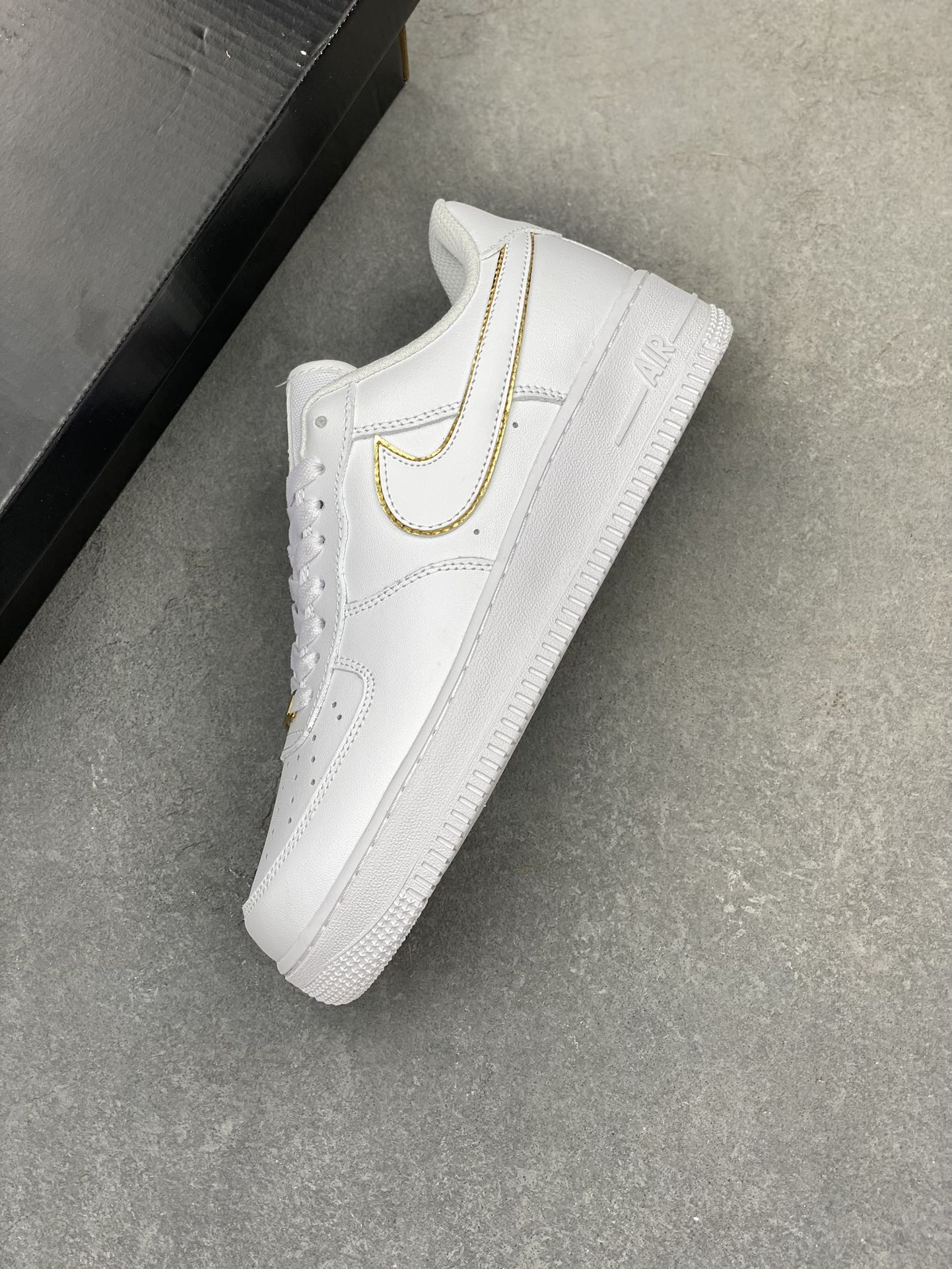 Nike Air Force 1 Low White/Gold Stitching Premium Leather Sneakers 8 i1720811950 9266 7