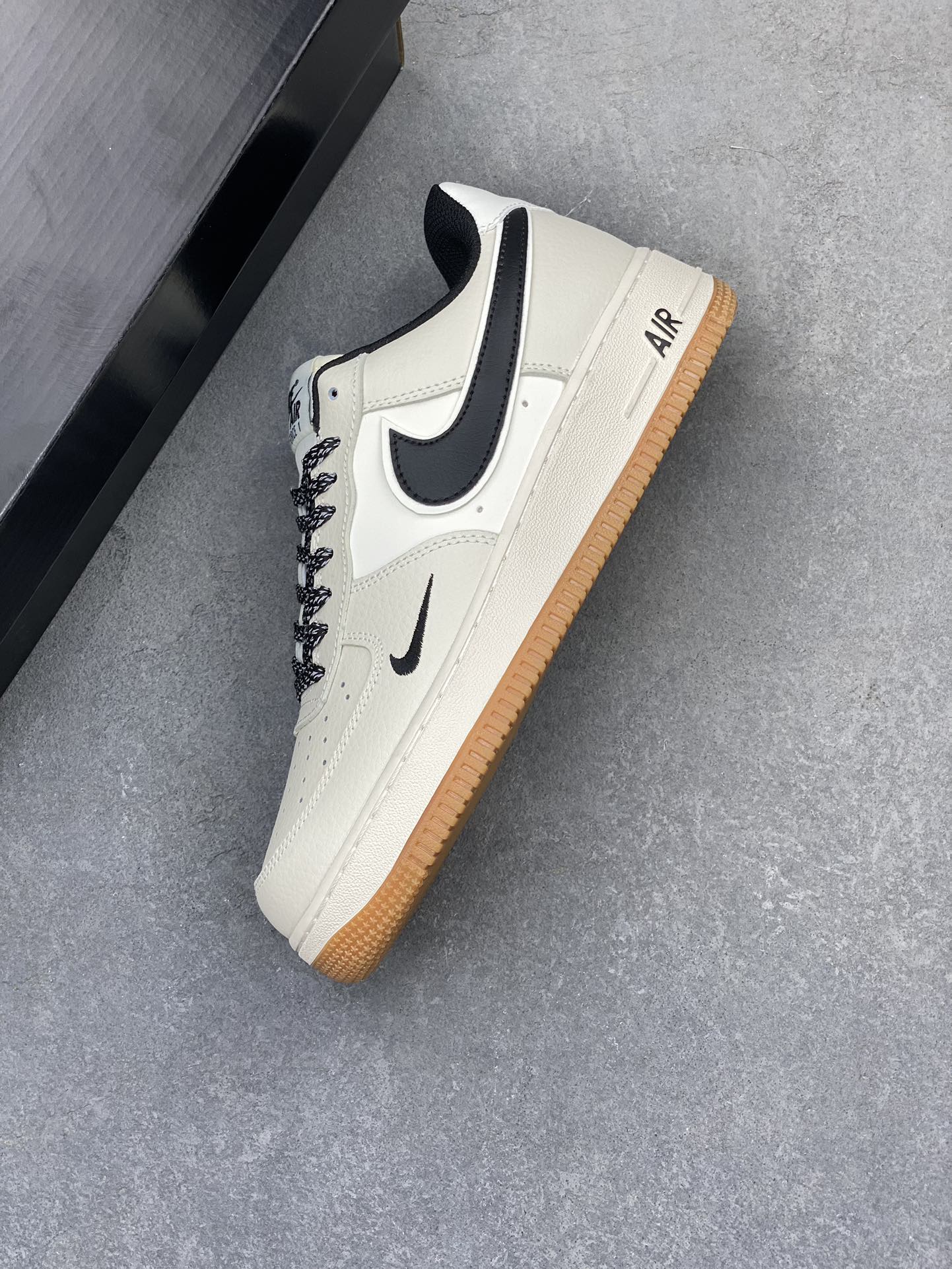 Nike Air Force 1 Low Cut-Edge Leather Sneakers - Premium Comfort & Style 8 i1720812337 4028 6