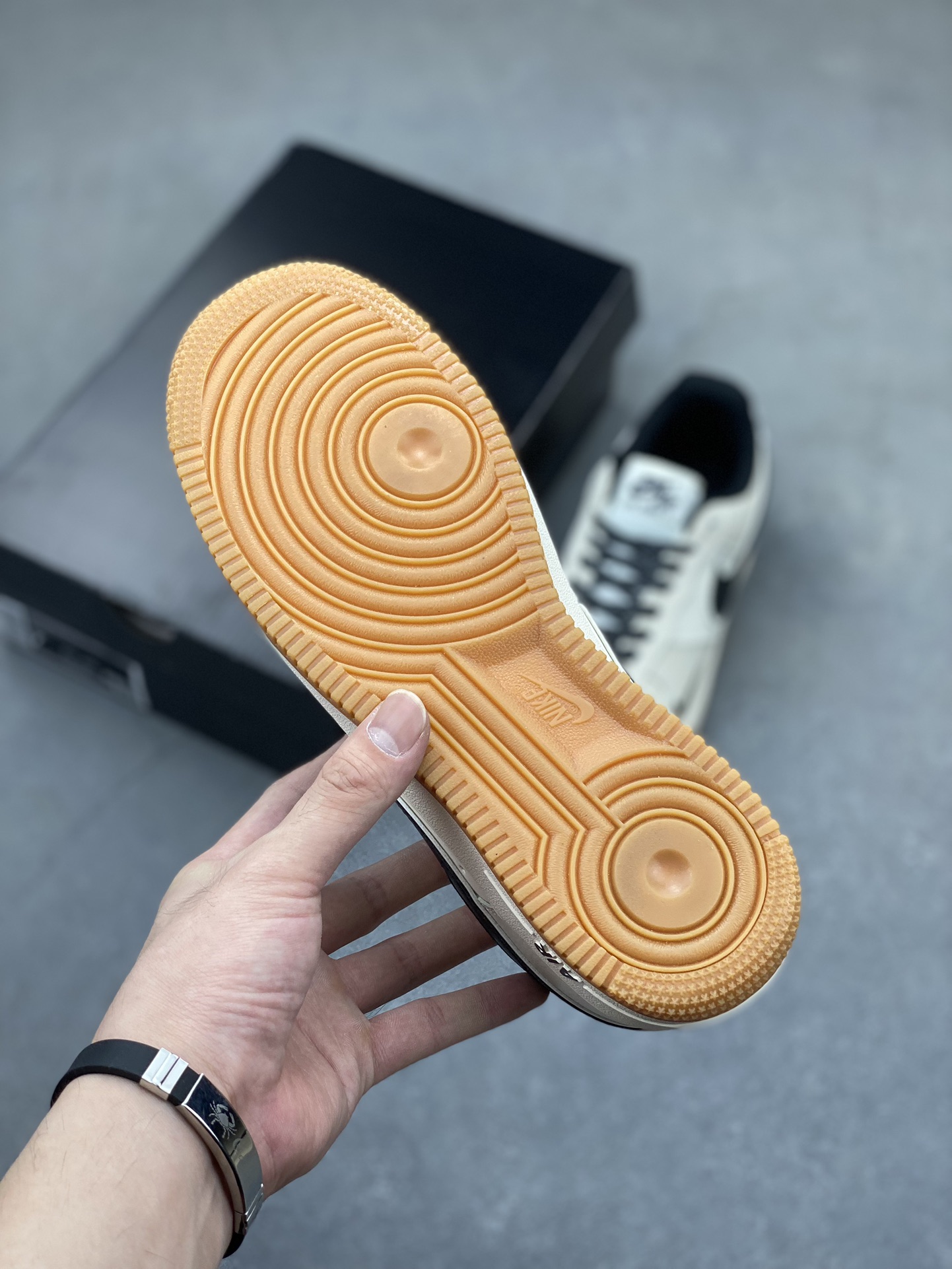 Nike Air Force 1 Low Cut-Edge Leather Sneakers - Premium Comfort & Style 7 i1720812337 4872 8