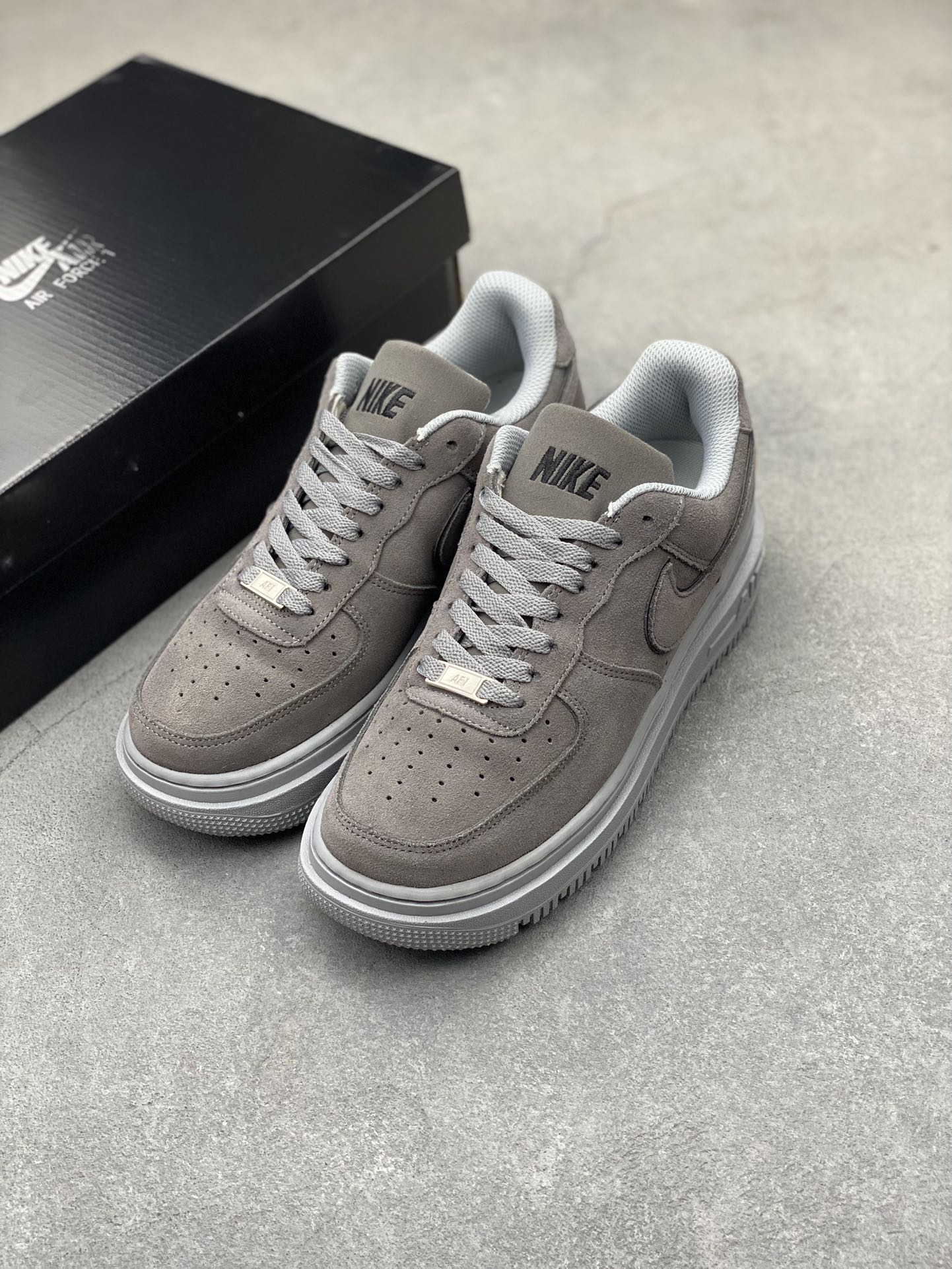 Nike Air Force 1 Low Grey Suede Women's Shoes DA8478-300 9 i1720812373 2357 2