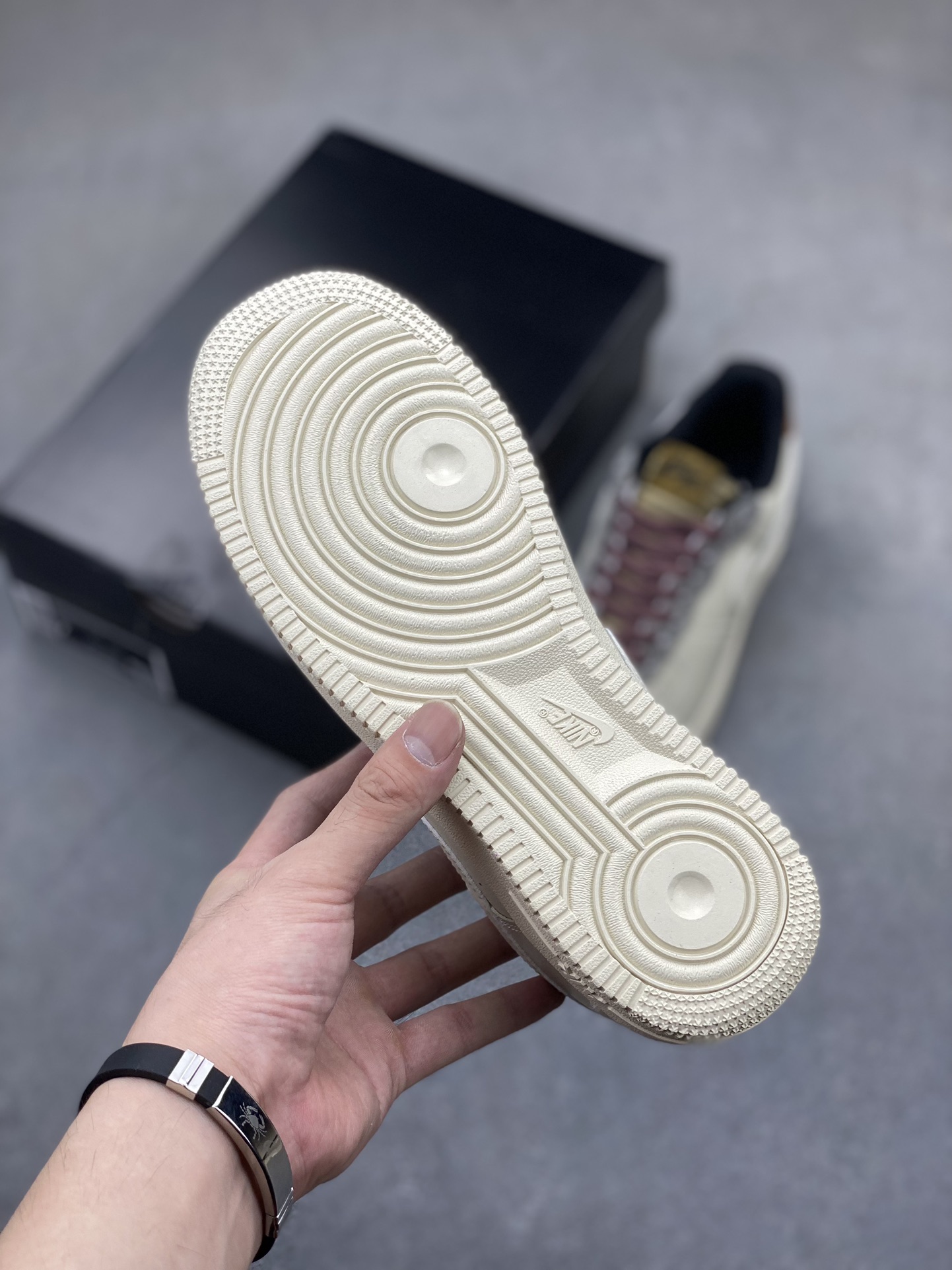 Nike Air Force 1 Low Cut Leather Sneakers - Clean Detailing, Perfect Fit 7 i1720812561 1220 2