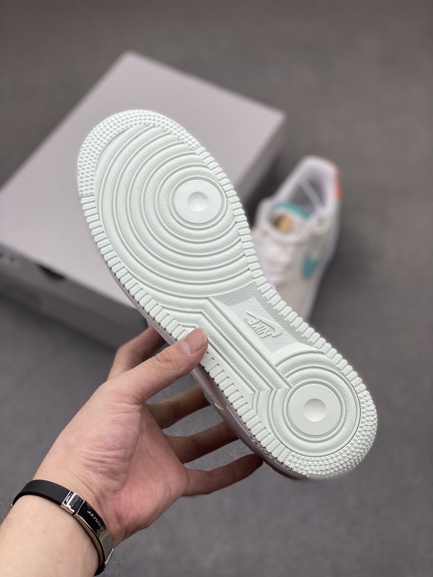 Nike Air Force 1 Low Casual Sneakers - Versatile, Comfortable, and Stylish 7 i1720890847 2576 3
