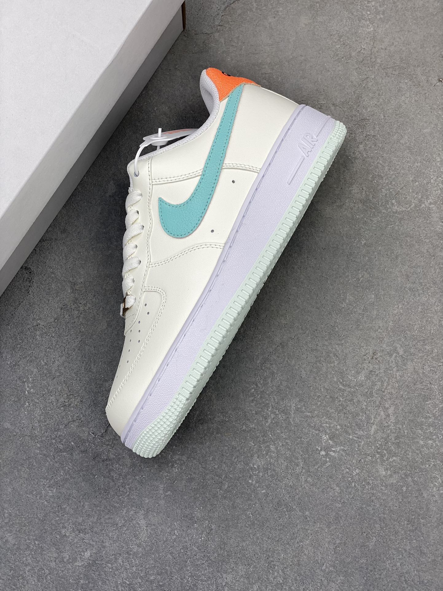 Nike Air Force 1 Low Casual Sneakers - Versatile, Comfortable, and Stylish 8 i1720890847 422 7