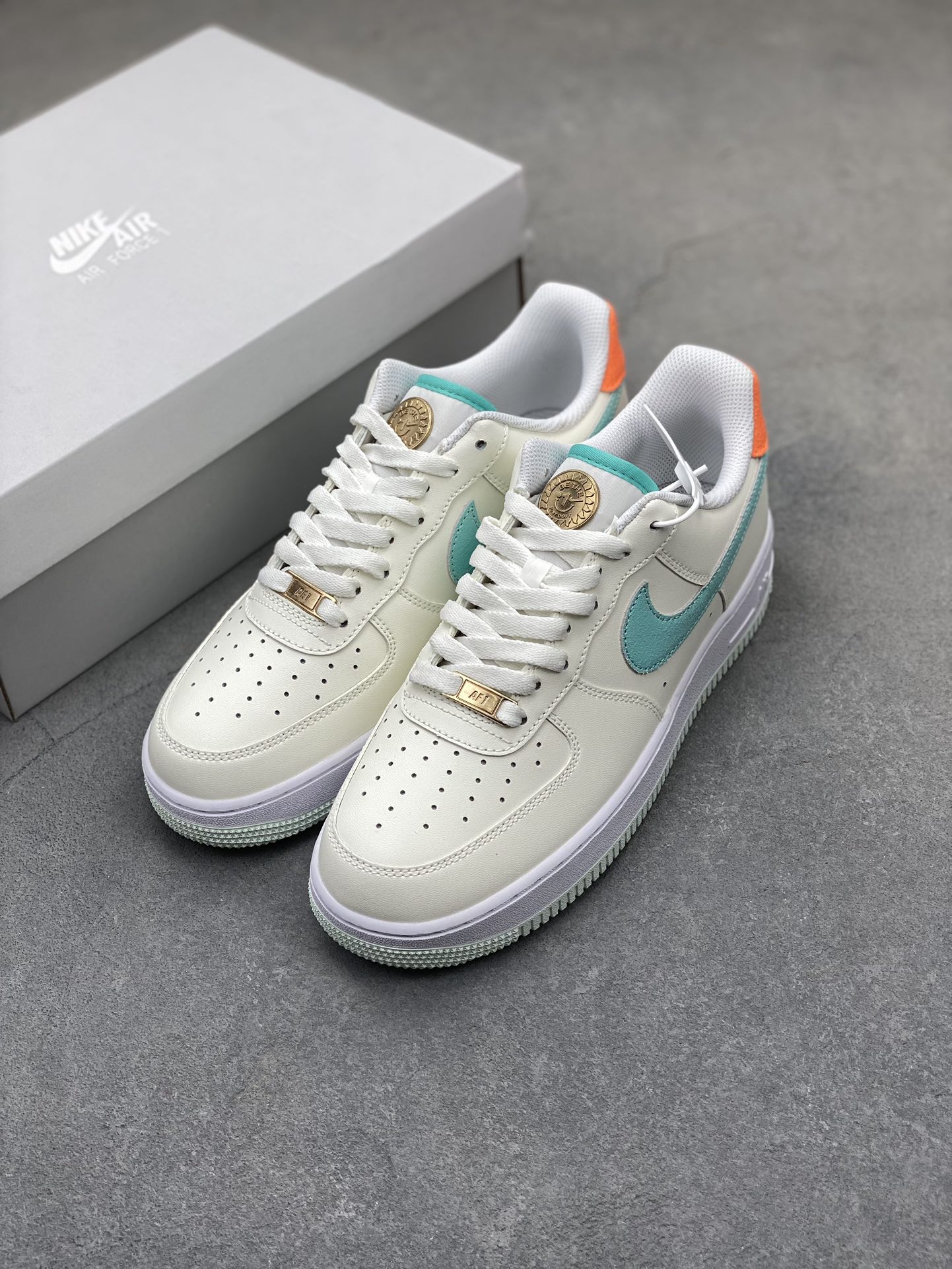 Nike Air Force 1 Low Casual Sneakers - Versatile, Comfortable, and Stylish 9 i1720890847 7070 4