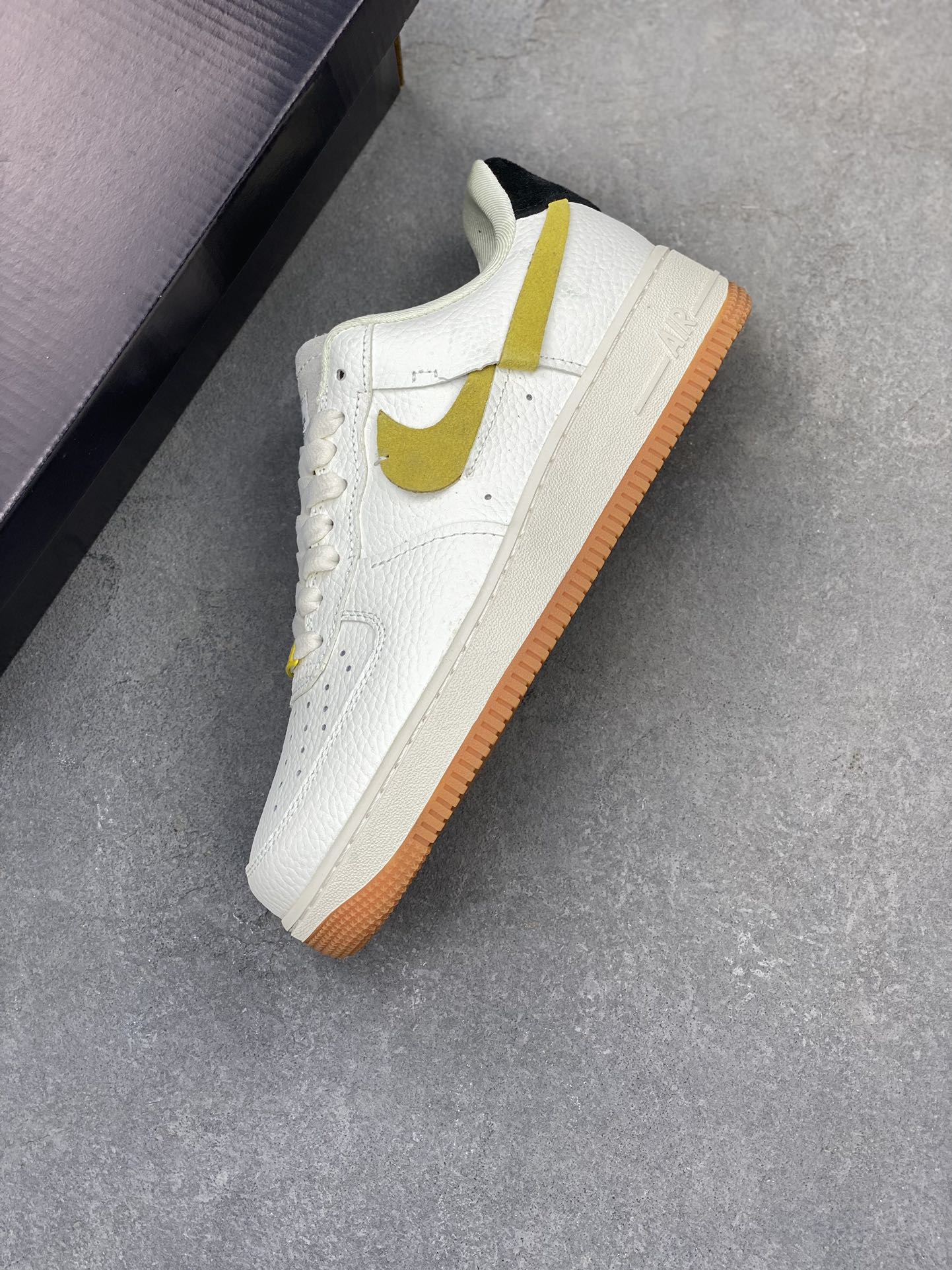 Nike Air Force 1 '07 Low Sneakers - Timeless Style & Ultimate Comfort 8 i1720892092 4393 7