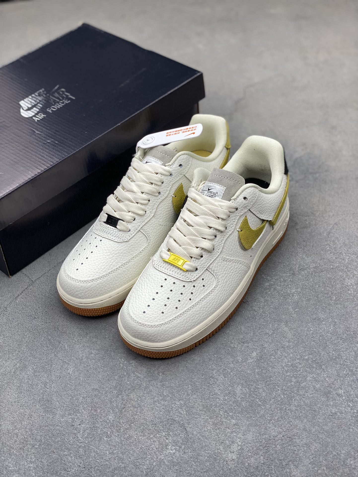 Nike Air Force 1 '07 Low Sneakers - Timeless Style & Ultimate Comfort 9 i1720892092 7330 2
