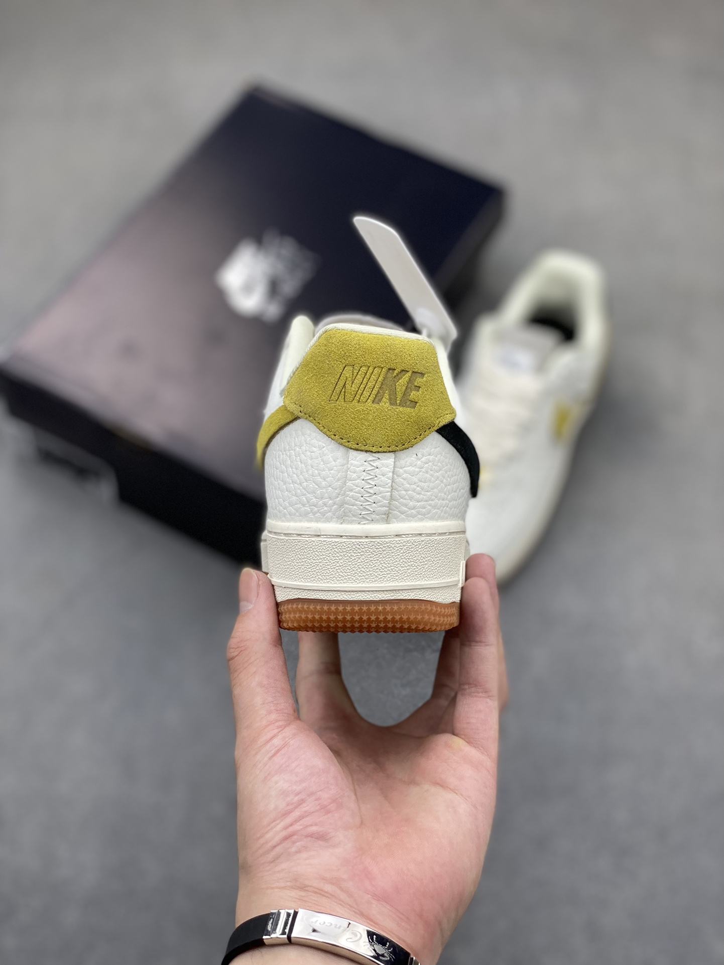 Nike Air Force 1 '07 Low Sneakers - Timeless Style & Ultimate Comfort 5 i1720892092 9455 4