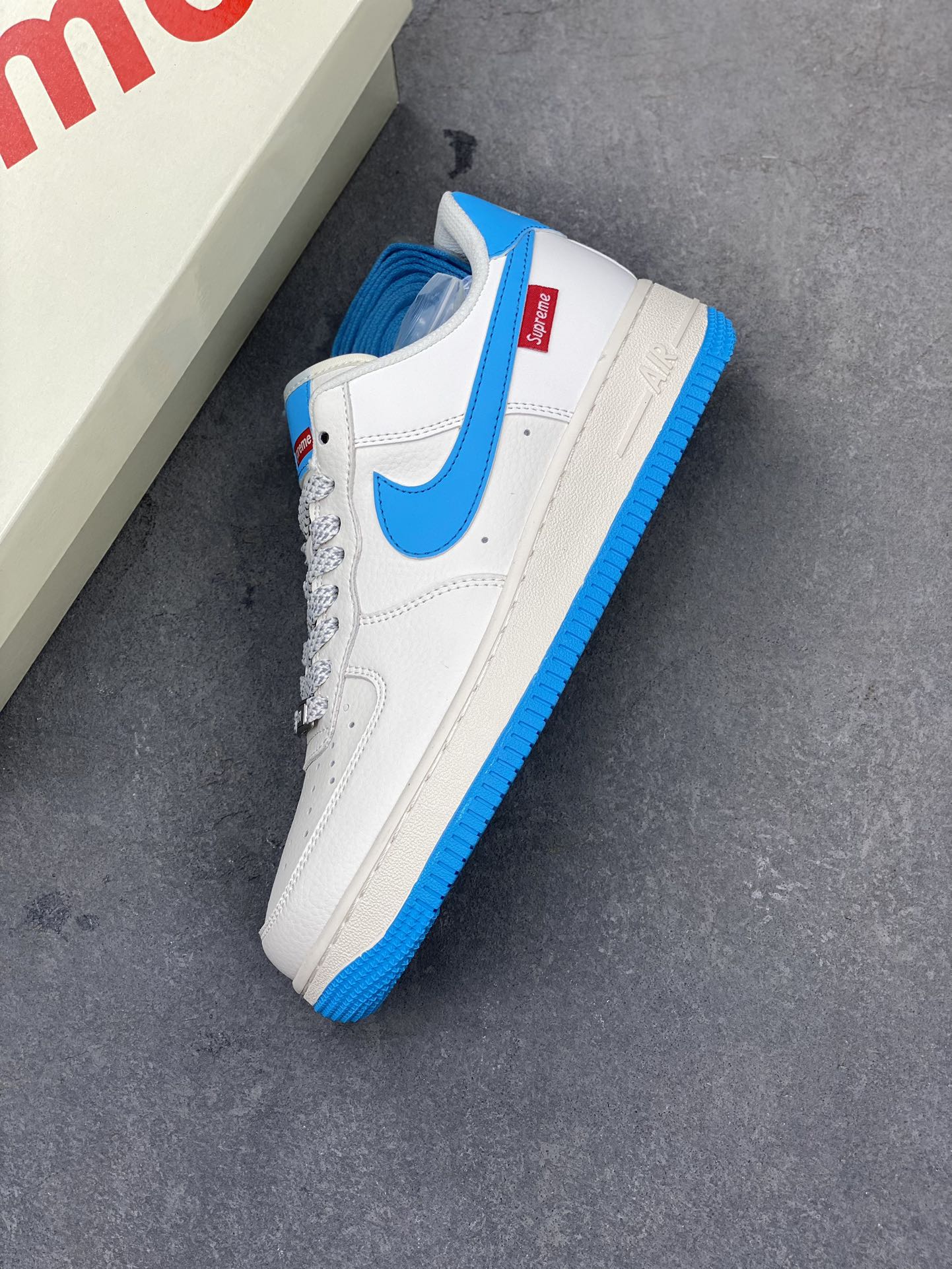 Nike Air Force 1 '07 Low Supreme Collab Lake Blue Limited Edition 8 i1720984907 2384 8
