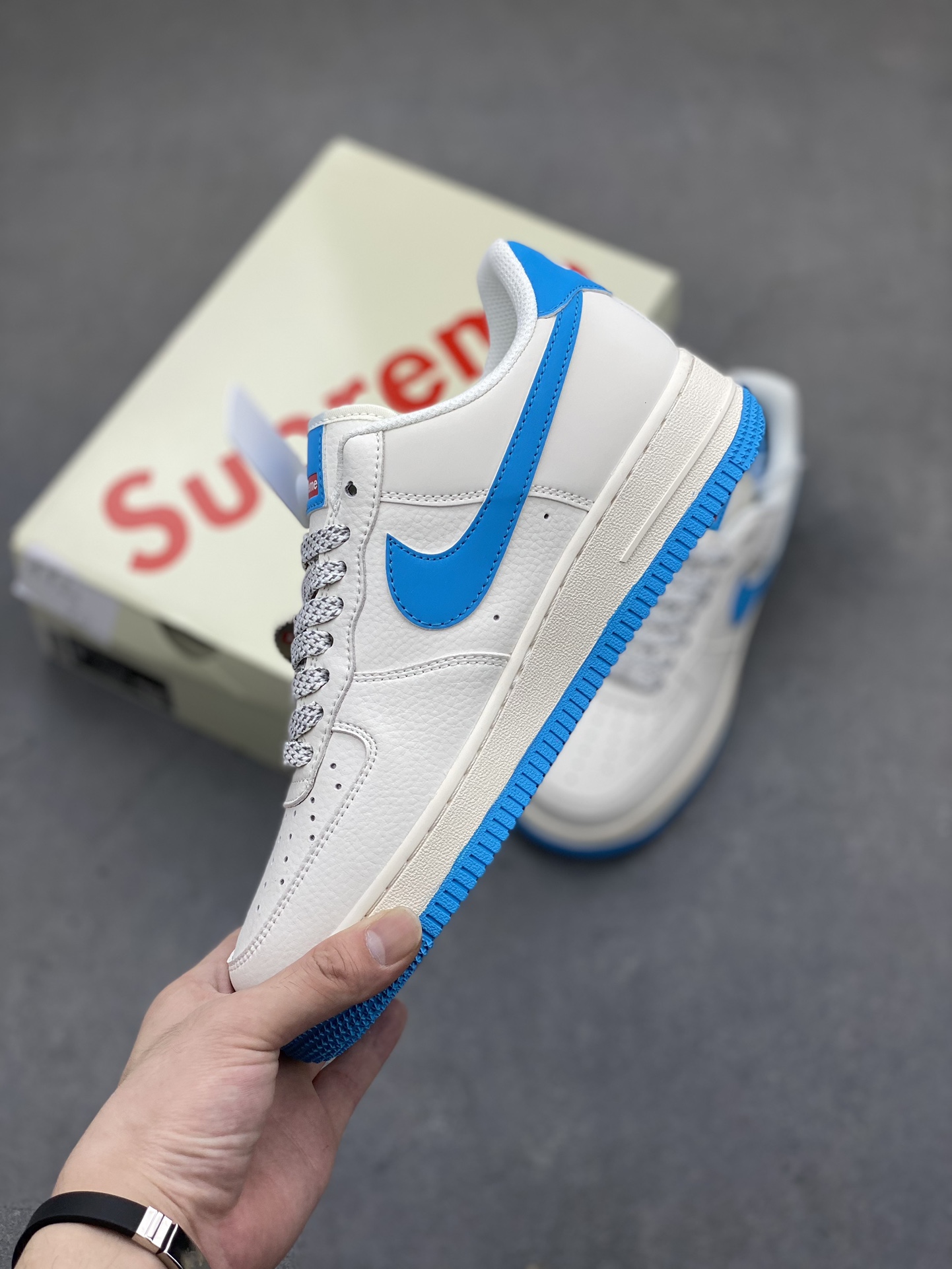 Nike Air Force 1 '07 Low Supreme Collab Lake Blue Limited Edition 4 i1720984907 4793 2