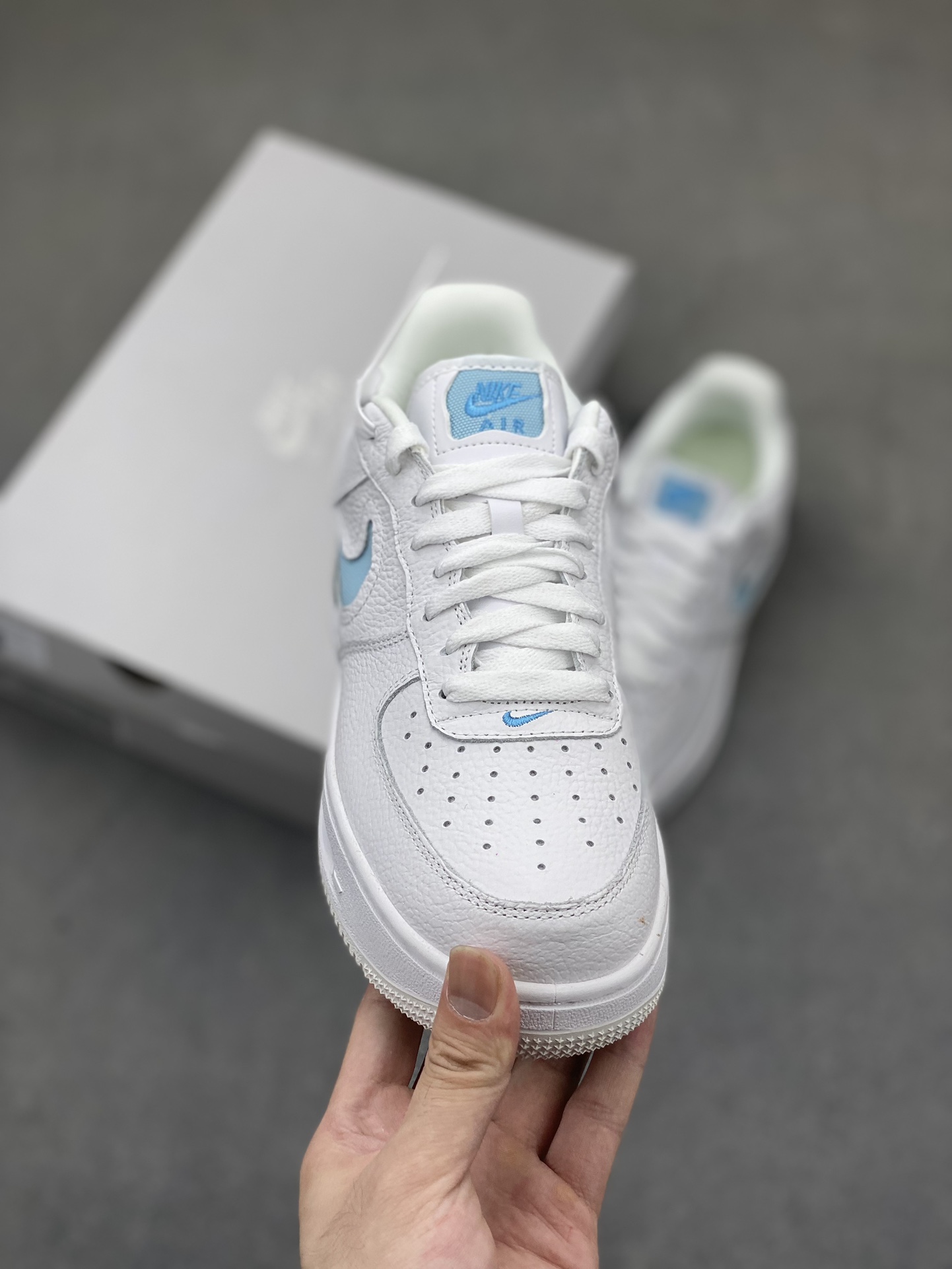Nike Air Force 1 Low White Blue Cushioned Sneakers - Stylish & Comfortable 3 i1720984970 940 2