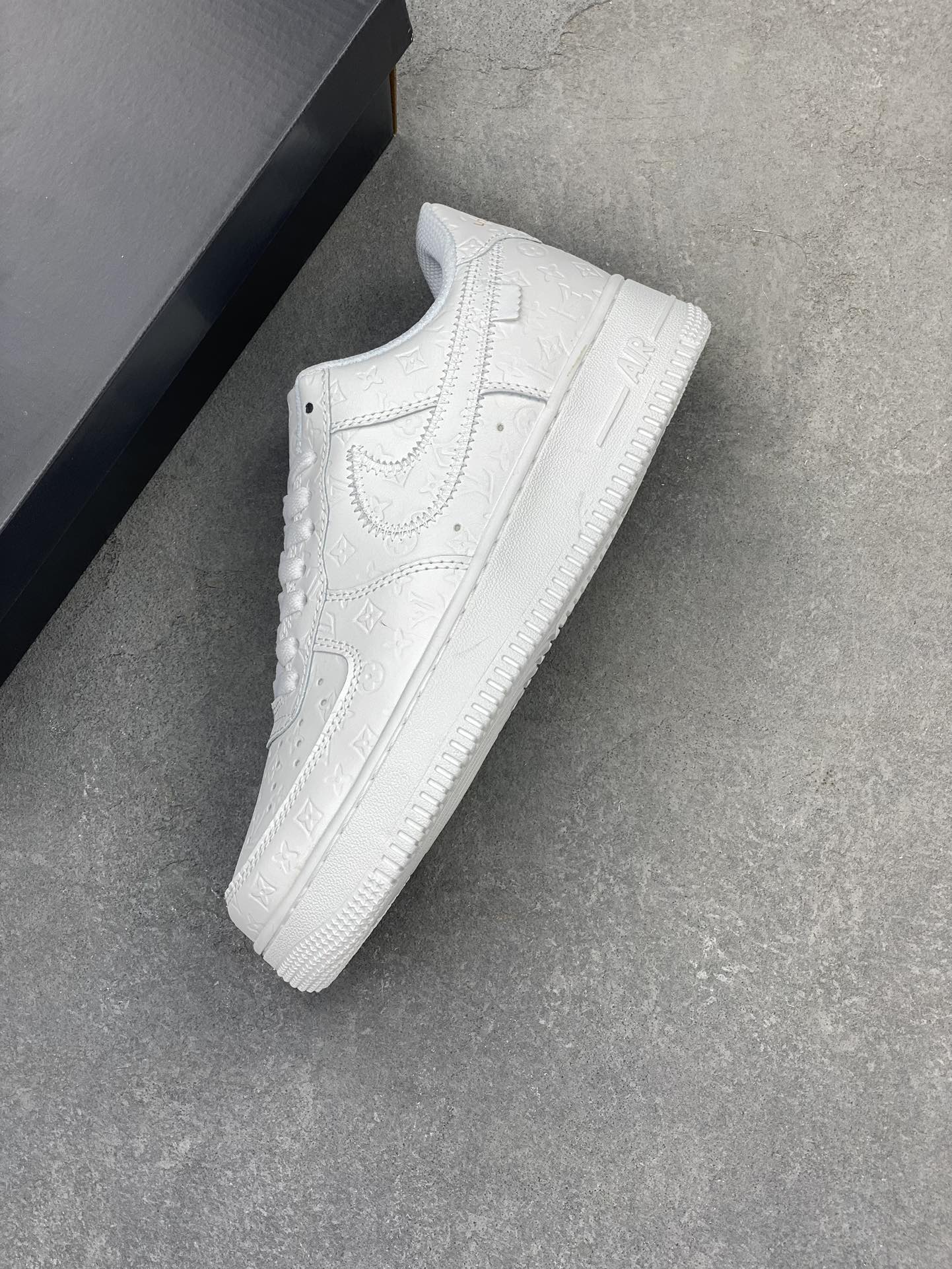 Nike Air Force 1 Low White Leather with Monogram Detail - Premium Quality 8 i1720985531 2233 6