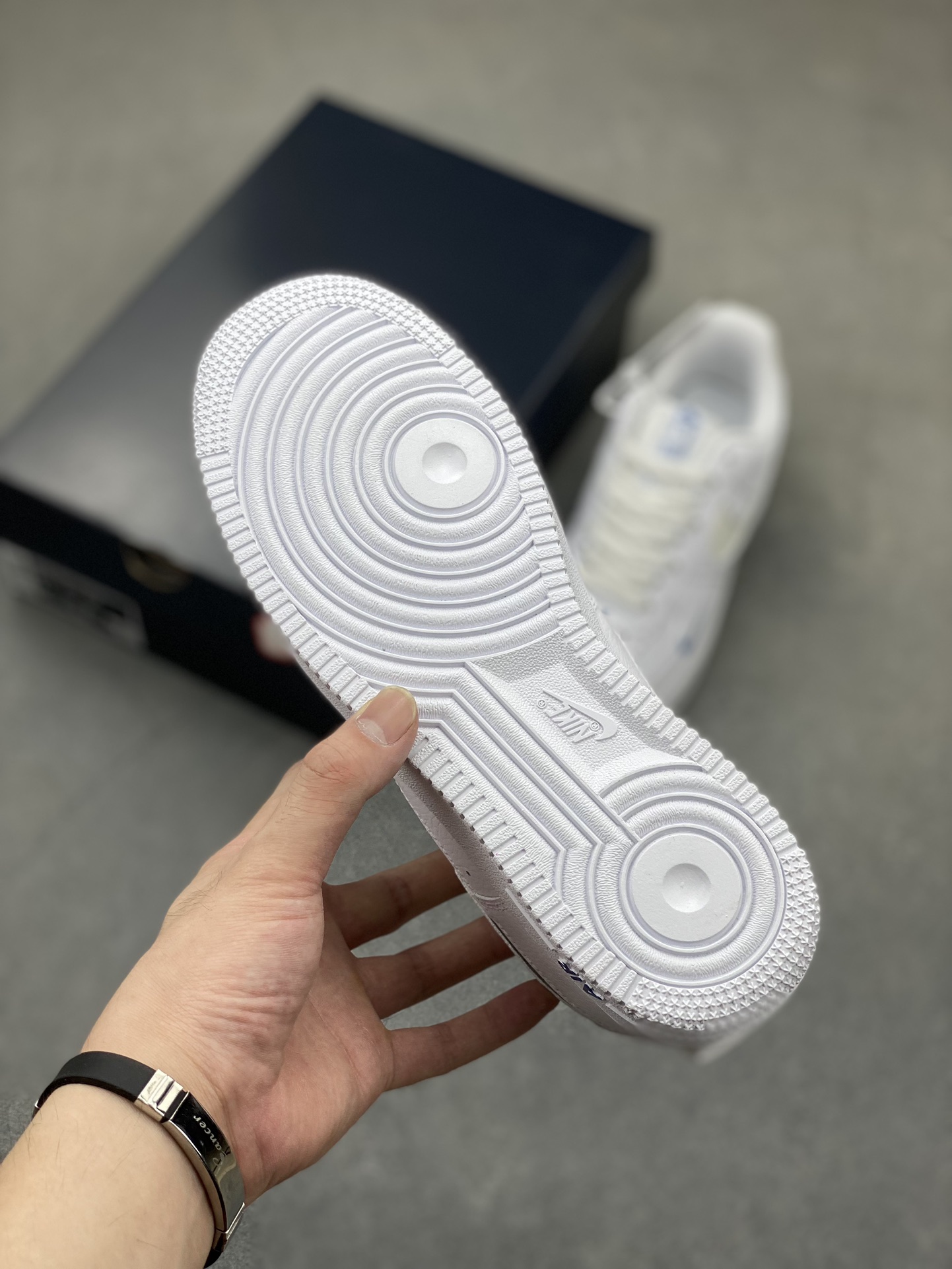 Nike Air Force 1 '07 Louis Vuitton Edition White Blue Low-Top Sneakers 7 i1721067312 1723 0