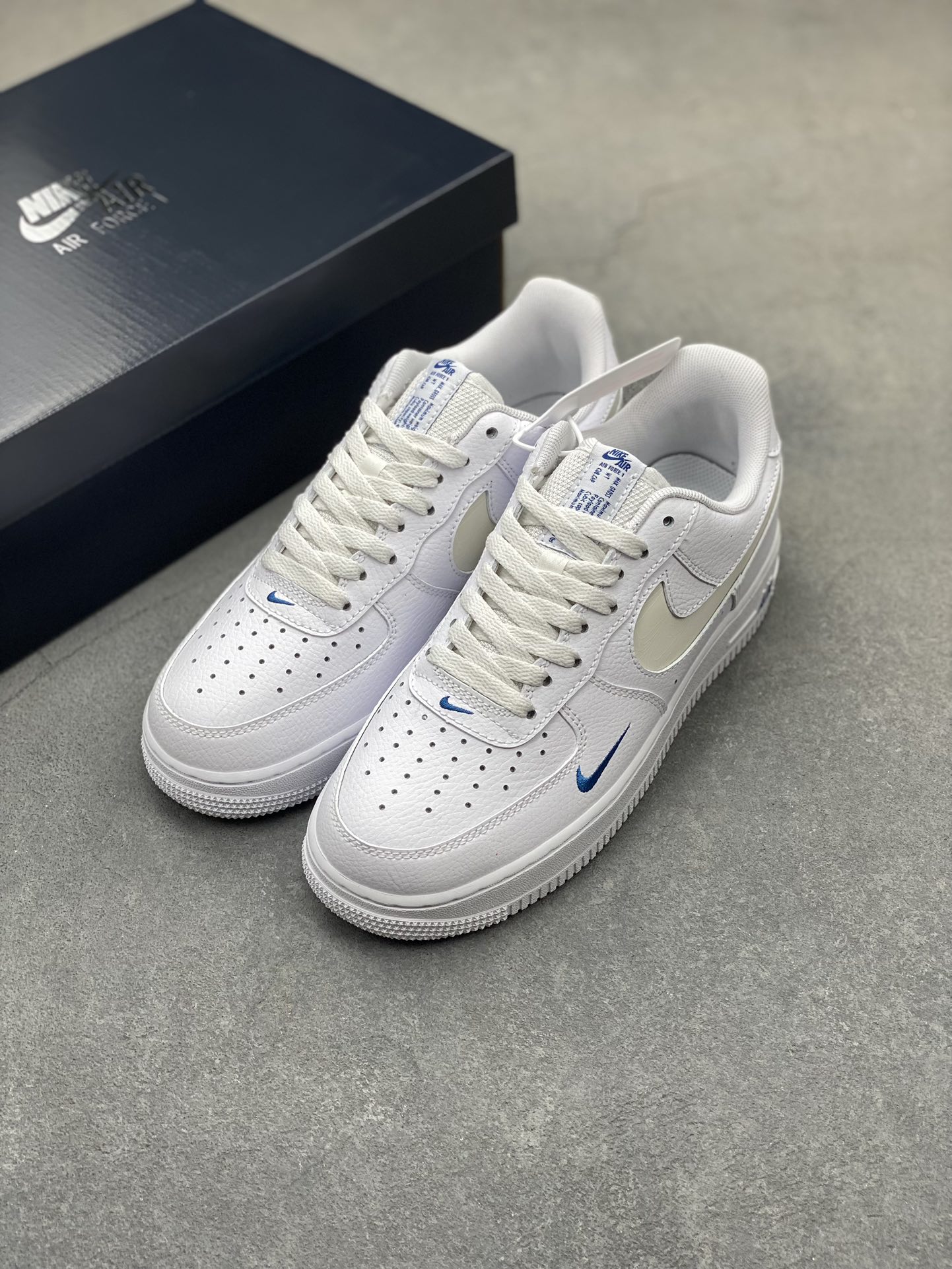 Nike Air Force 1 '07 Louis Vuitton Edition White Blue Low-Top Sneakers 9 i1721067313 8543 6