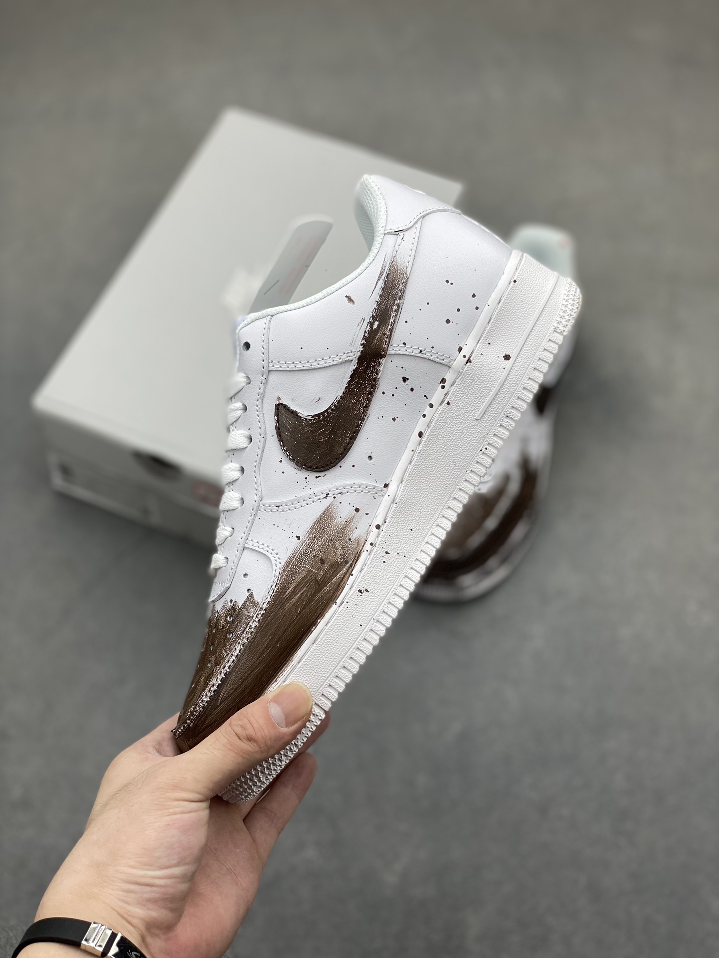 Nike Air Force 1 '07 Low Custom Anime Graffiti Sneakers - White/Brown 4 i1721162285 5234 0
