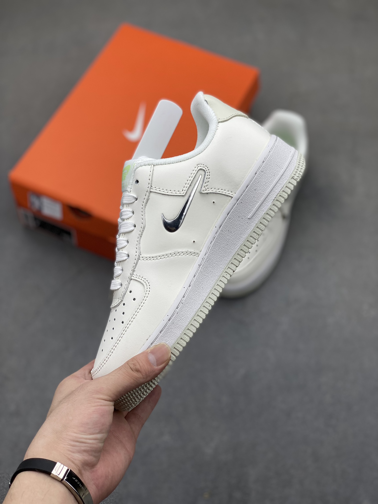 Nike Air Force 1 '07 Low White Silver Casual Sneakers FN8540-100 4 i1721239874 3470 8