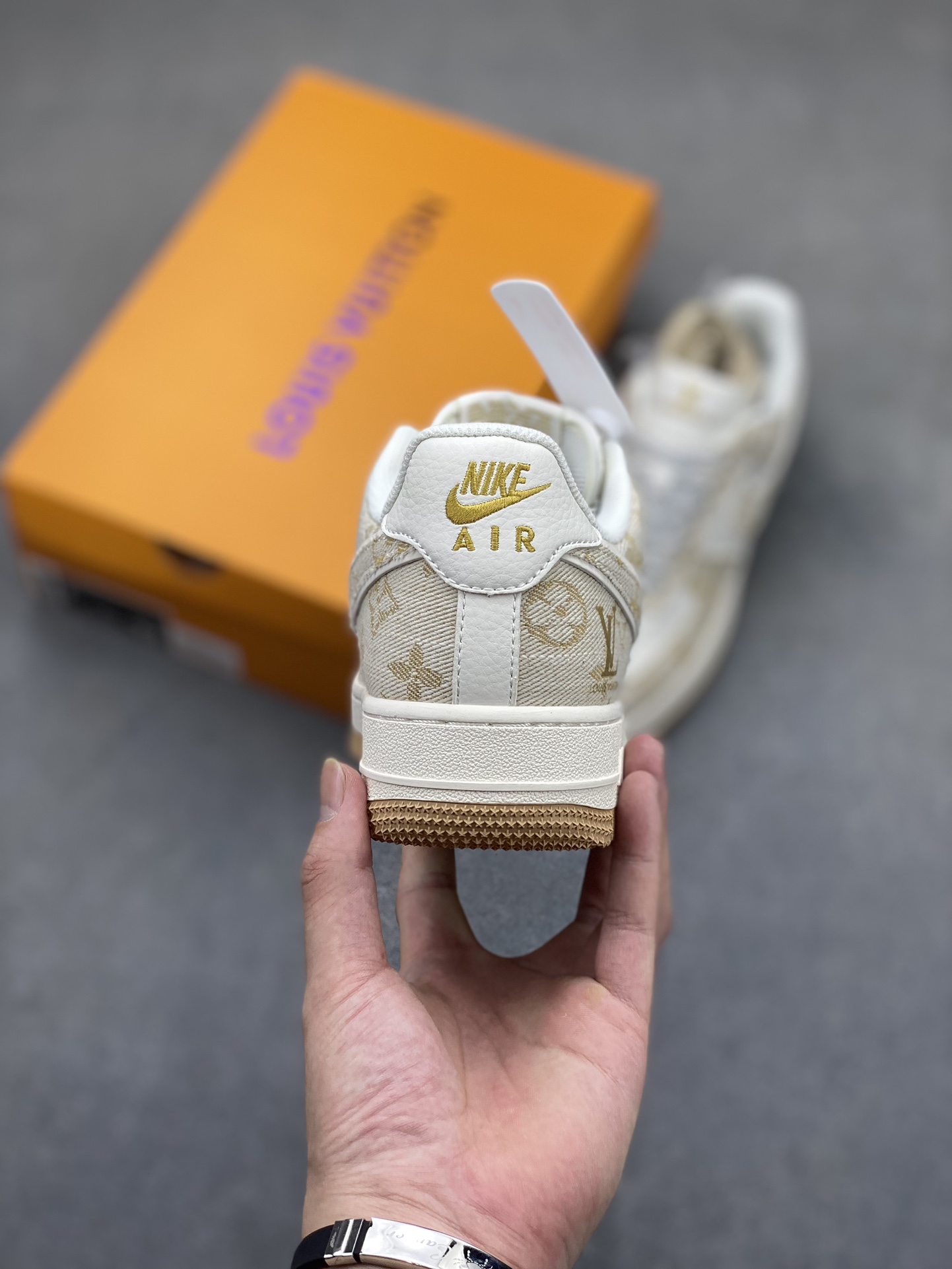 Nike Air Force 1 '07 Low Louis Vuitton Collab Khaki Sneaker - Limited Edition 5 i1721330735 8170 0
