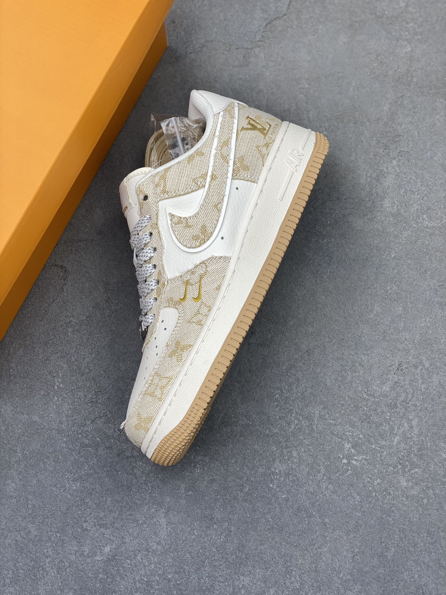 Nike Air Force 1 '07 Low Louis Vuitton Collab Khaki Sneaker - Limited Edition 8 i1721330735 963 7