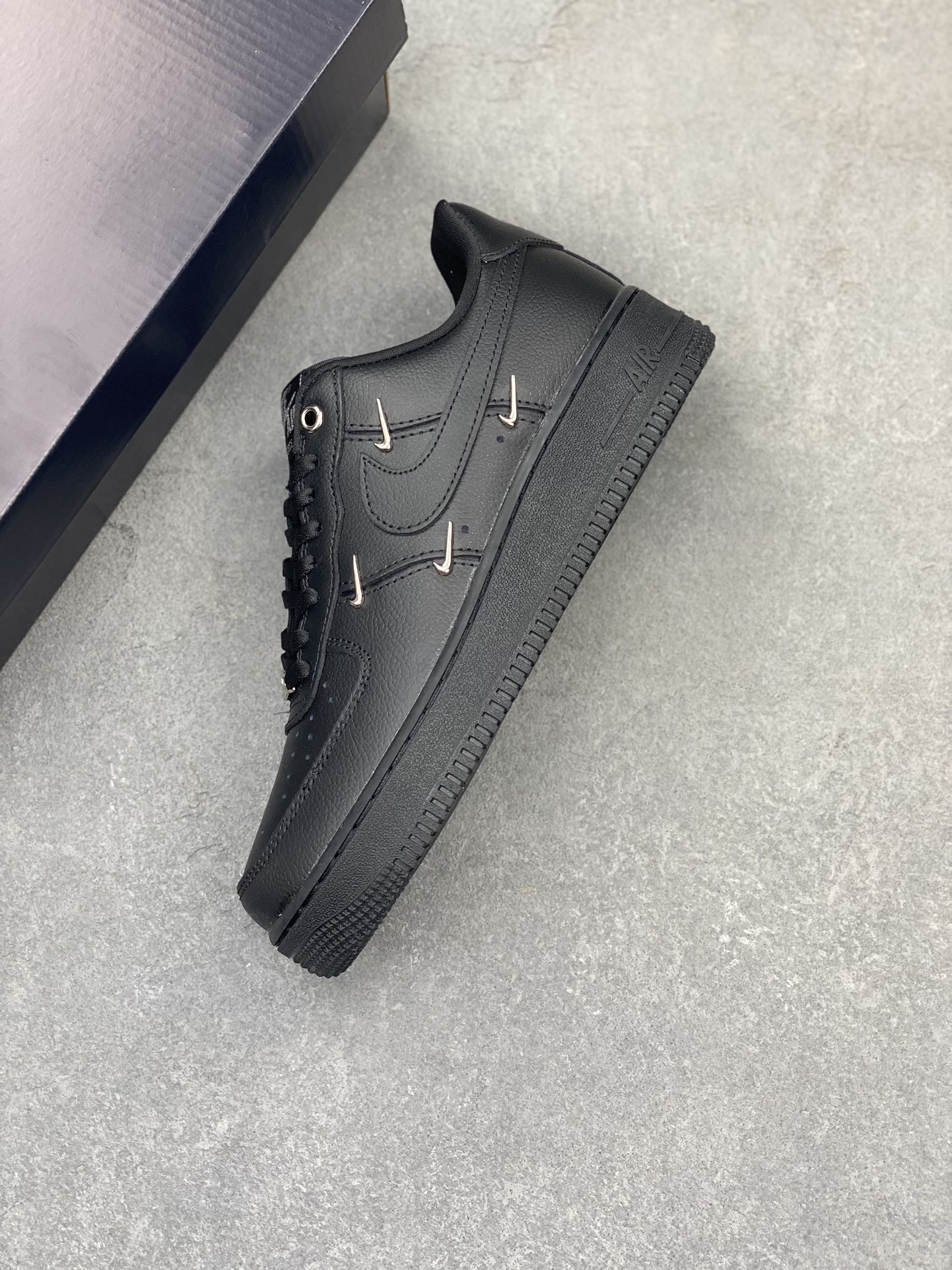 Nike Air Force 1 '07 Low Black Custom Leather Sneaker HQ1180-001 8 i1721330829 8610 8