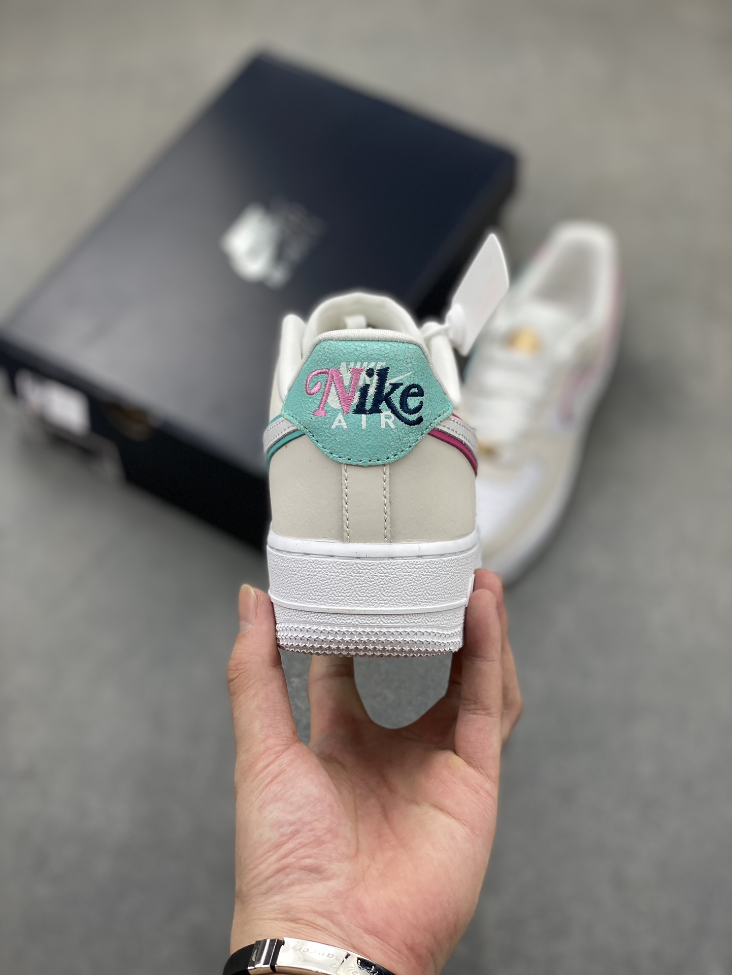 Nike Air Force 1 Low: Versatile, Comfortable Sneakers for Everyday Wear 5 i1721331001 4149 6