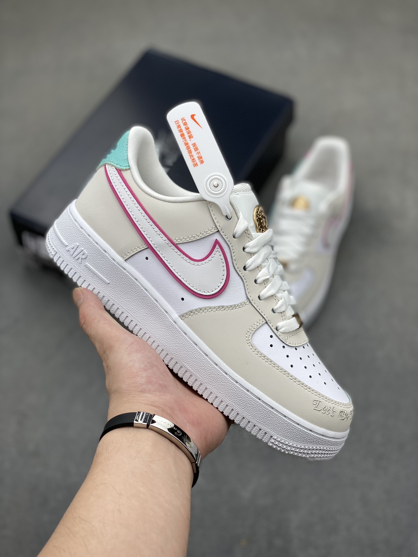 Nike Air Force 1 Low: Versatile, Comfortable Sneakers for Everyday Wear 2 i1721331002 2017 8