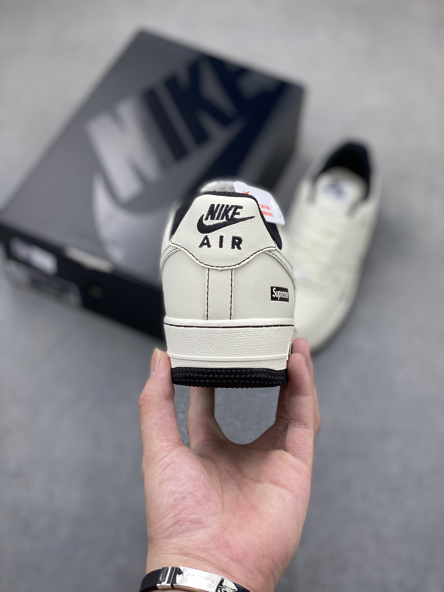 Nike Air Force 1 '07 Low Supreme Casual Sneakers 5 i1721588441 2613 6