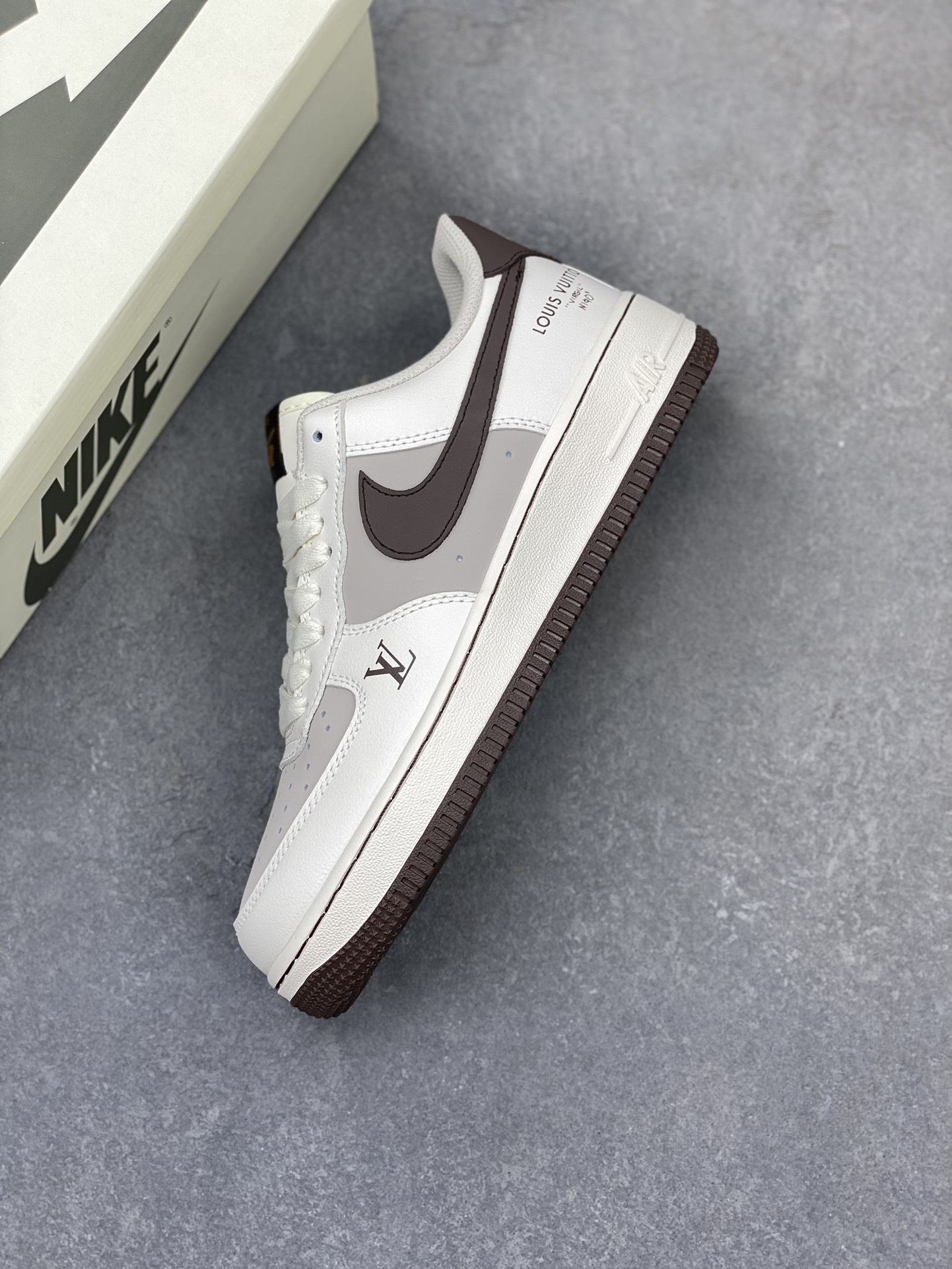 Nike Air Force 1 '07 Low Custom Leather Casual Sneakers - Louis Vuitton 8 i1721588763 9065 4