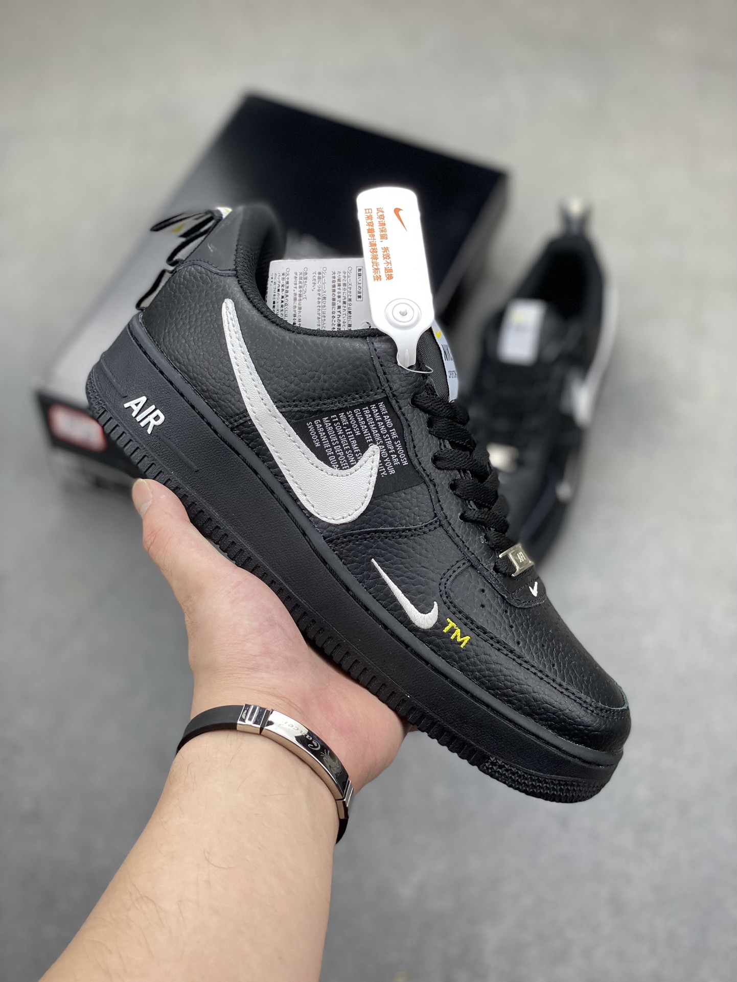 Nike Air Force 1 '07 Low-Top Sneakers - Black/White, Cushioned Comfort 2 i1721588927 3921 5