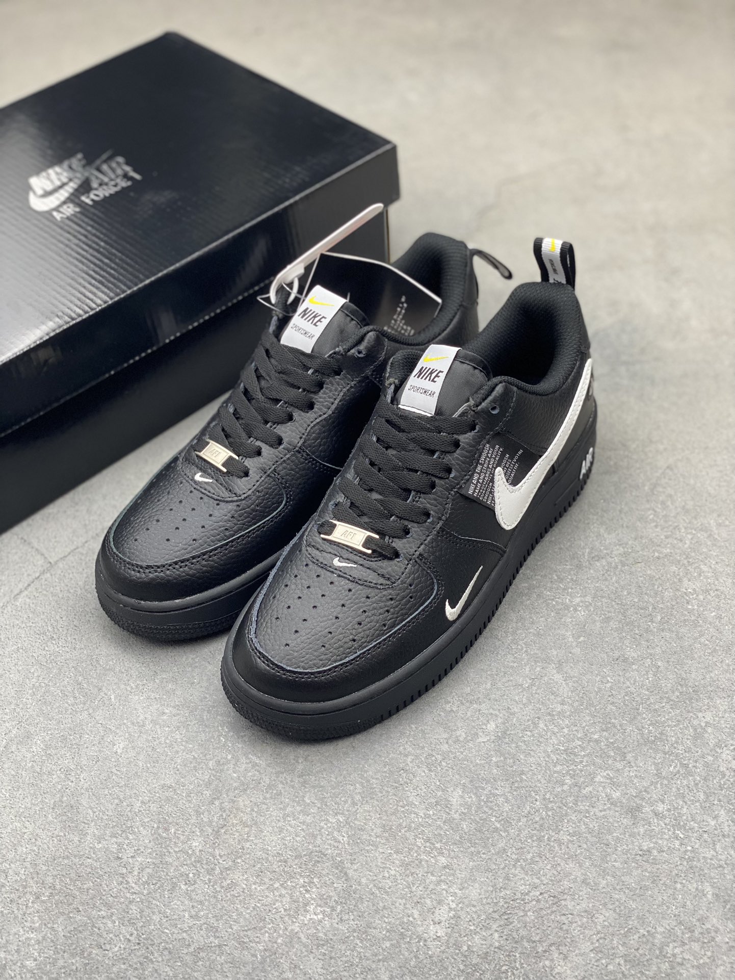 Nike Air Force 1 '07 Low-Top Sneakers - Black/White, Cushioned Comfort 9 i1721588927 9189 0
